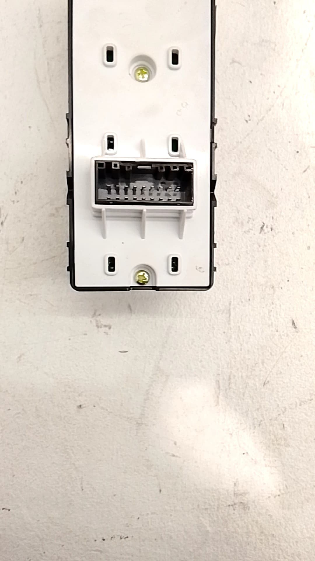 Mando elevalunas delantero izquierdo KIA STONIC 2