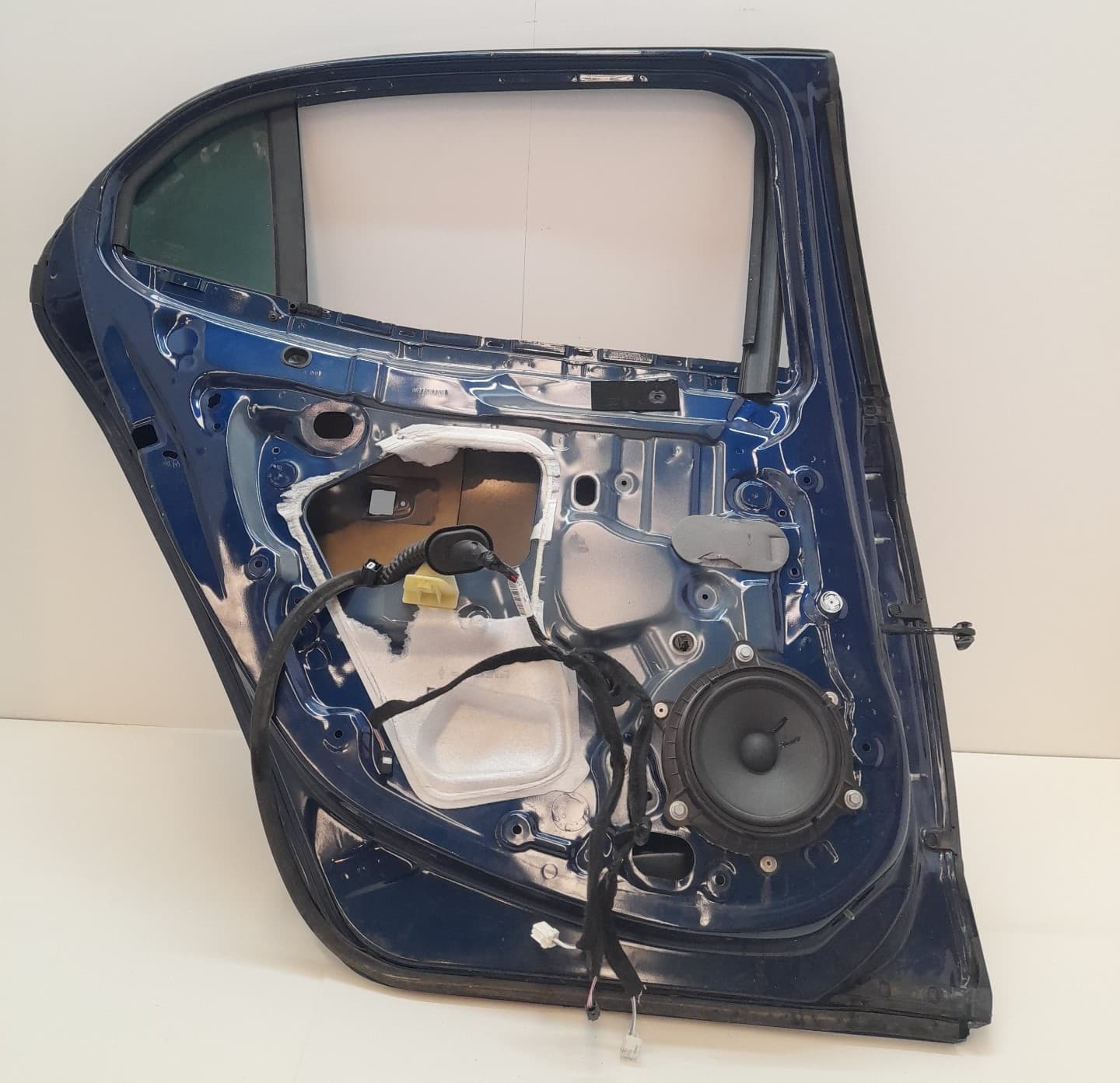 Puerta trasera izquierda RENAULT MEGANE IV BERLINA 5P 3