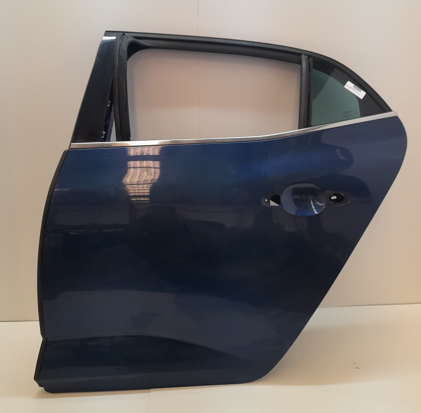 Puerta trasera izquierda RENAULT MEGANE IV BERLINA 5P