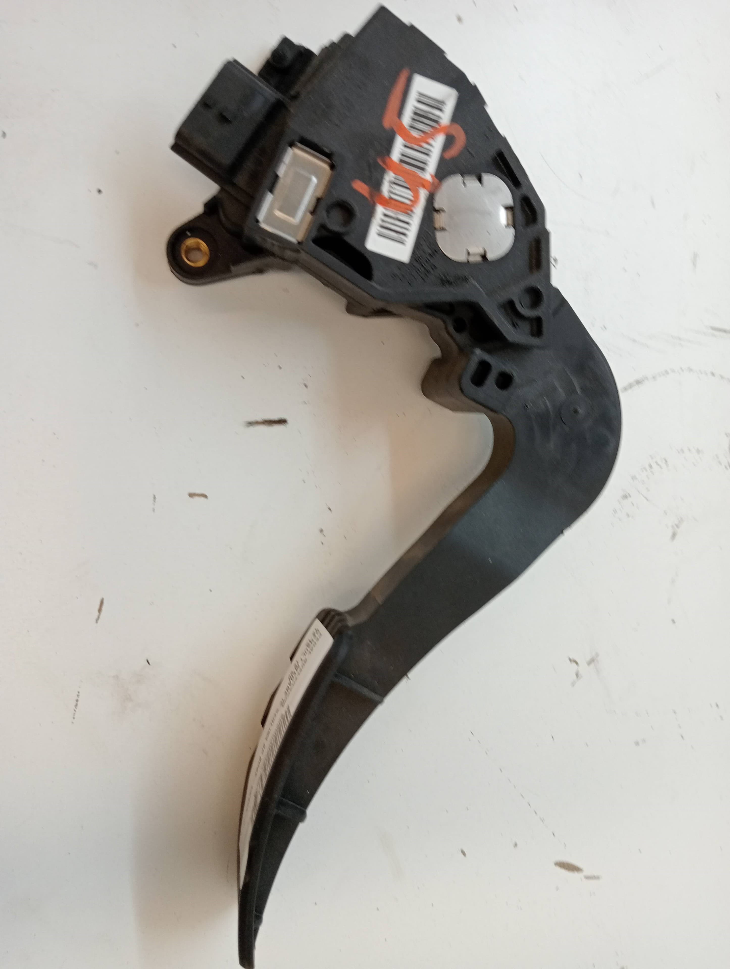 Pedal acelerador RENAULT MEGANE IV BERLINA 5P