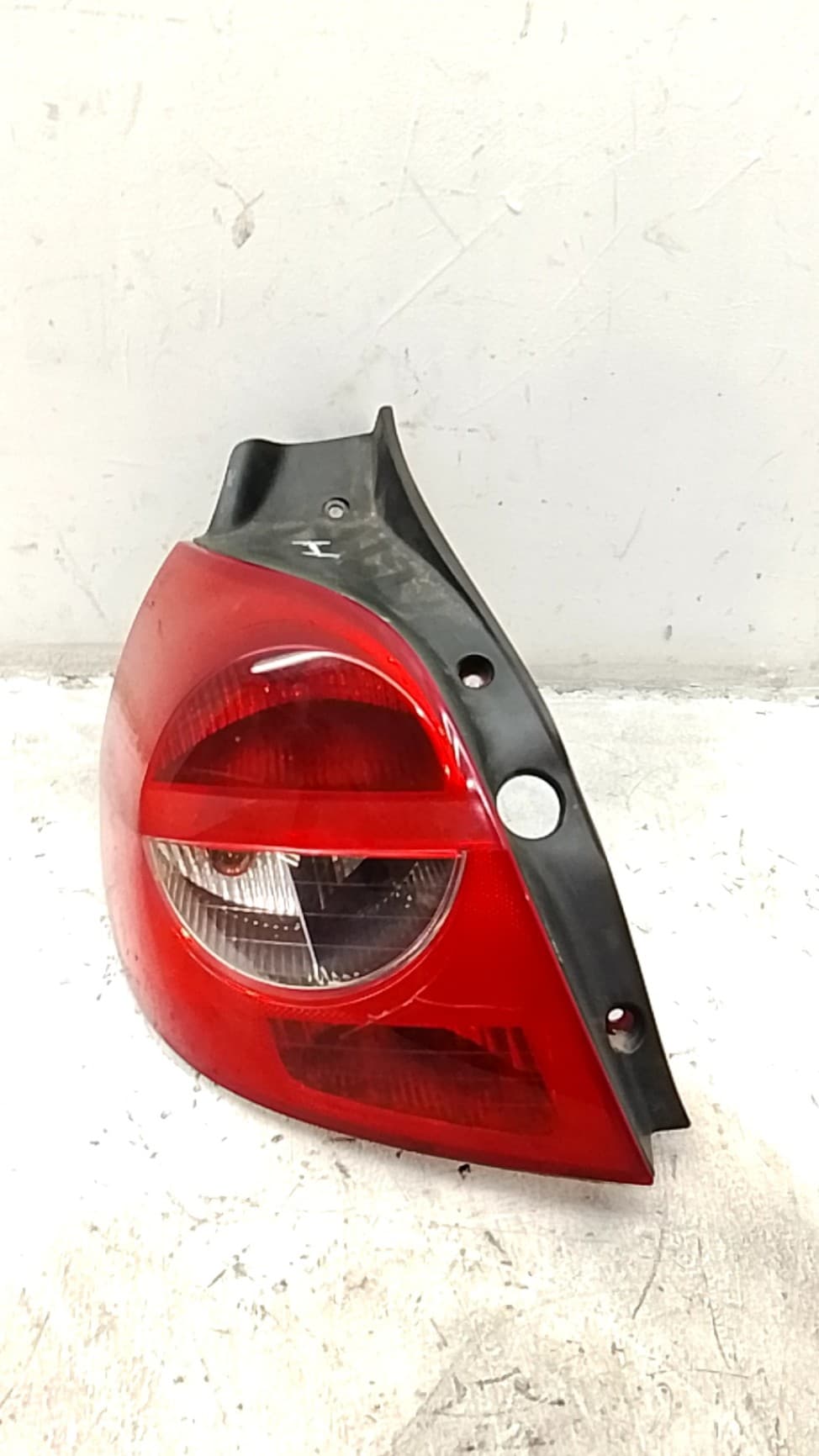 Piloto trasero izquierdo RENAULT CLIO III 5