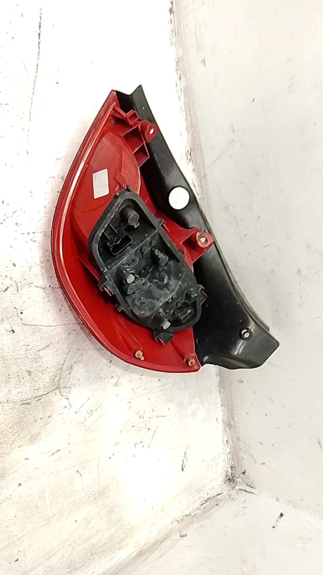 Piloto trasero izquierdo RENAULT CLIO III 4