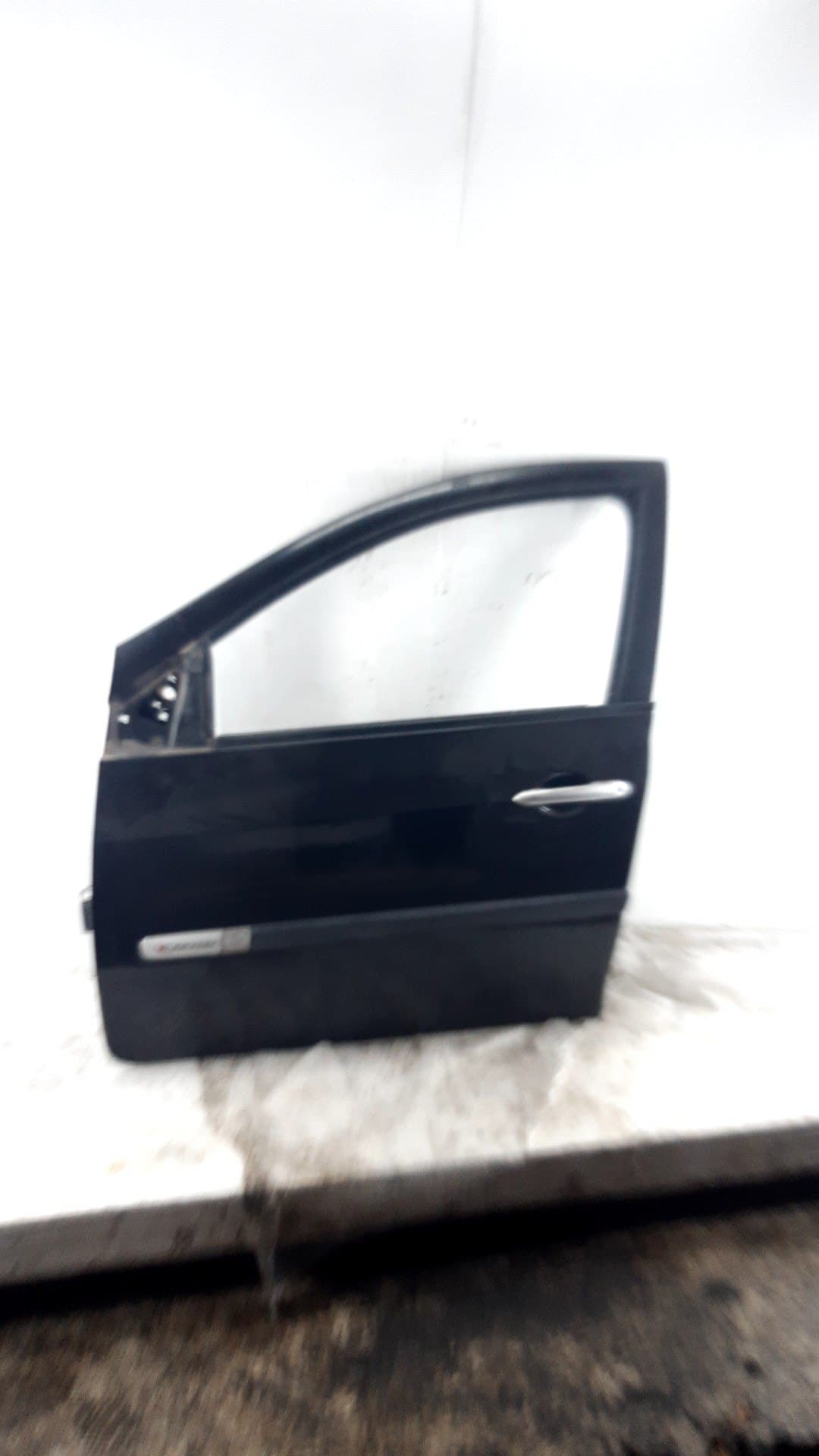 Puerta delantera izquierda RENAULT CLIO III