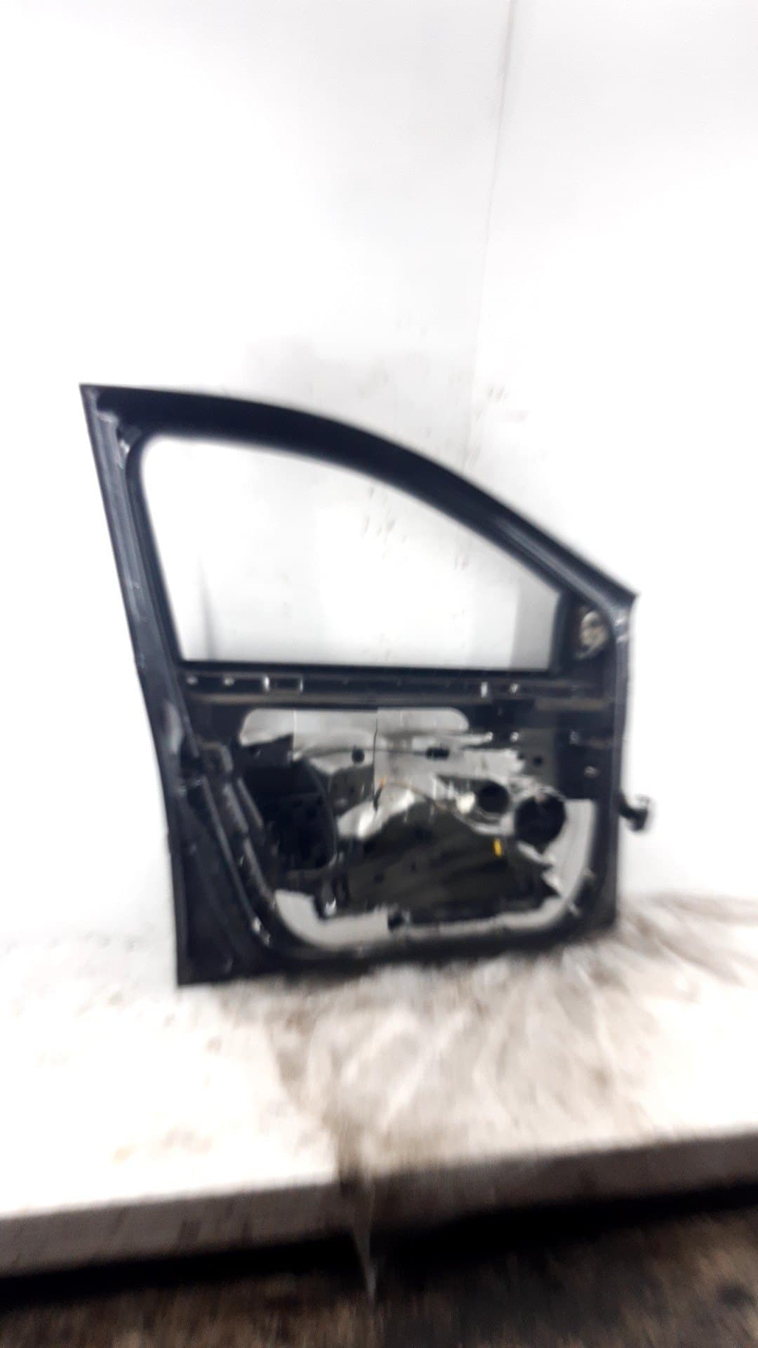 Puerta delantera izquierda RENAULT CLIO III 2