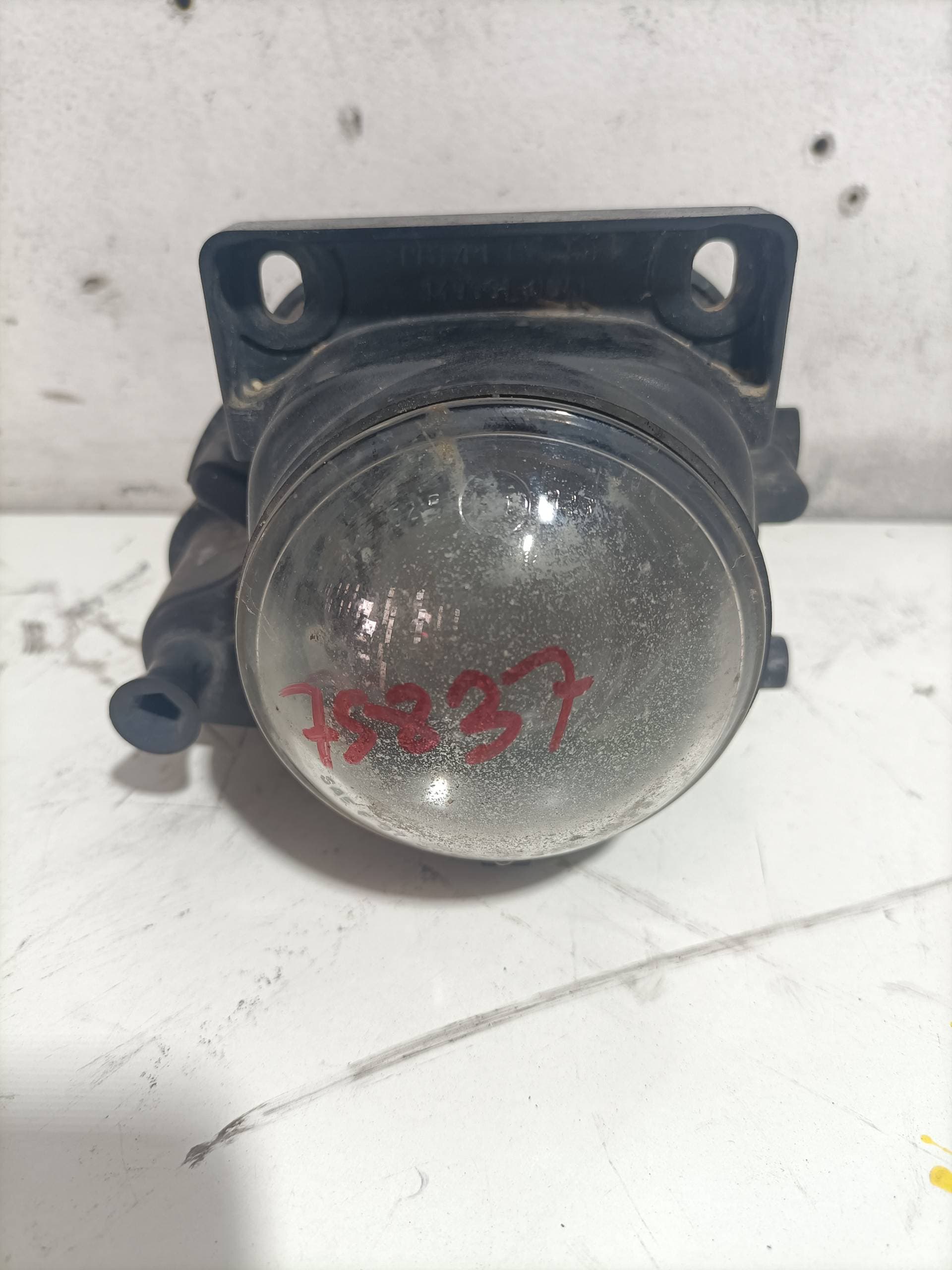 Faro antiniebla izquierdo AUDI A6 BERLINA (4B2)
