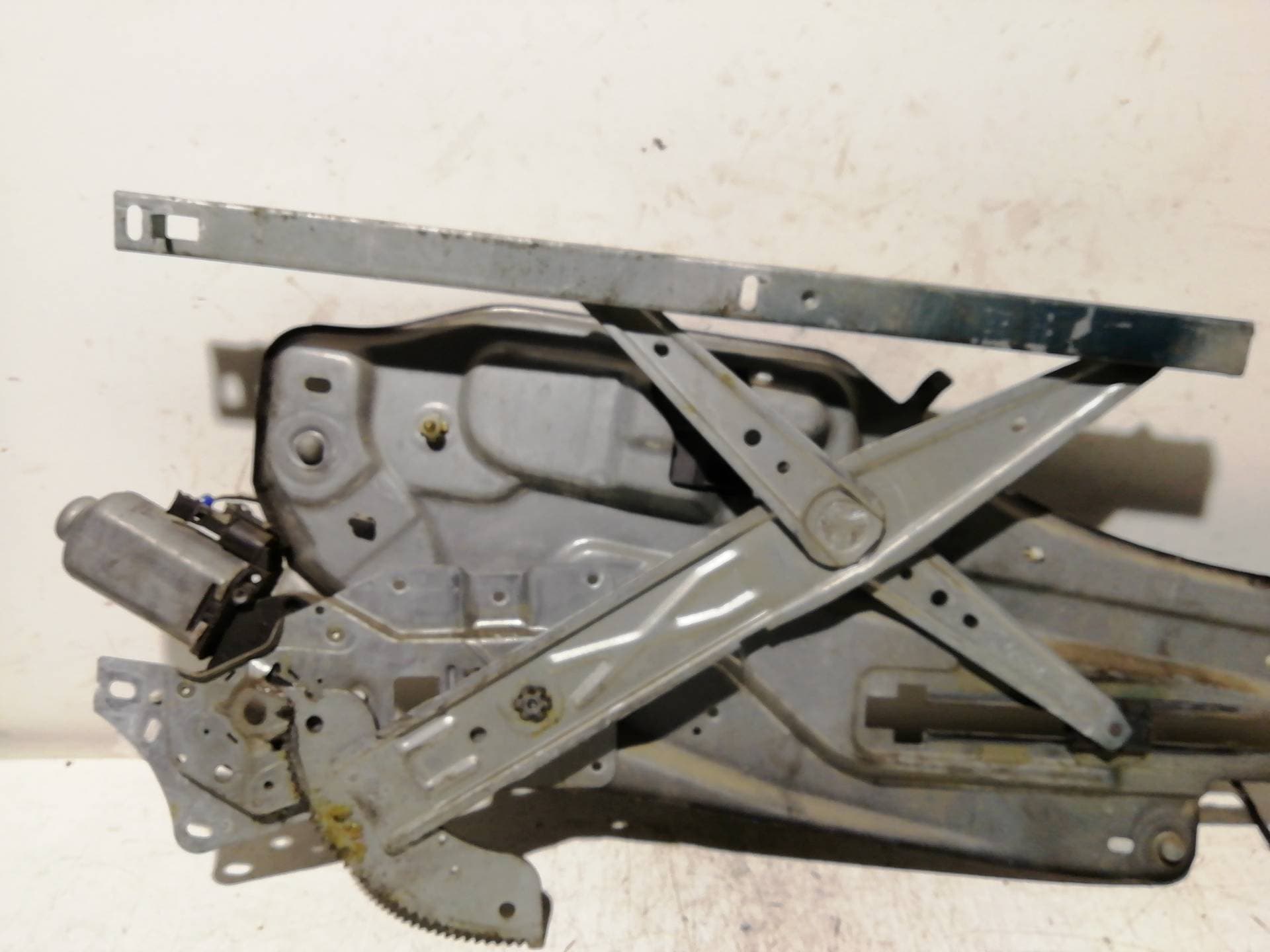 Motor elevalunas delantero izquierdo RENAULT LAGUNA (B56) 2