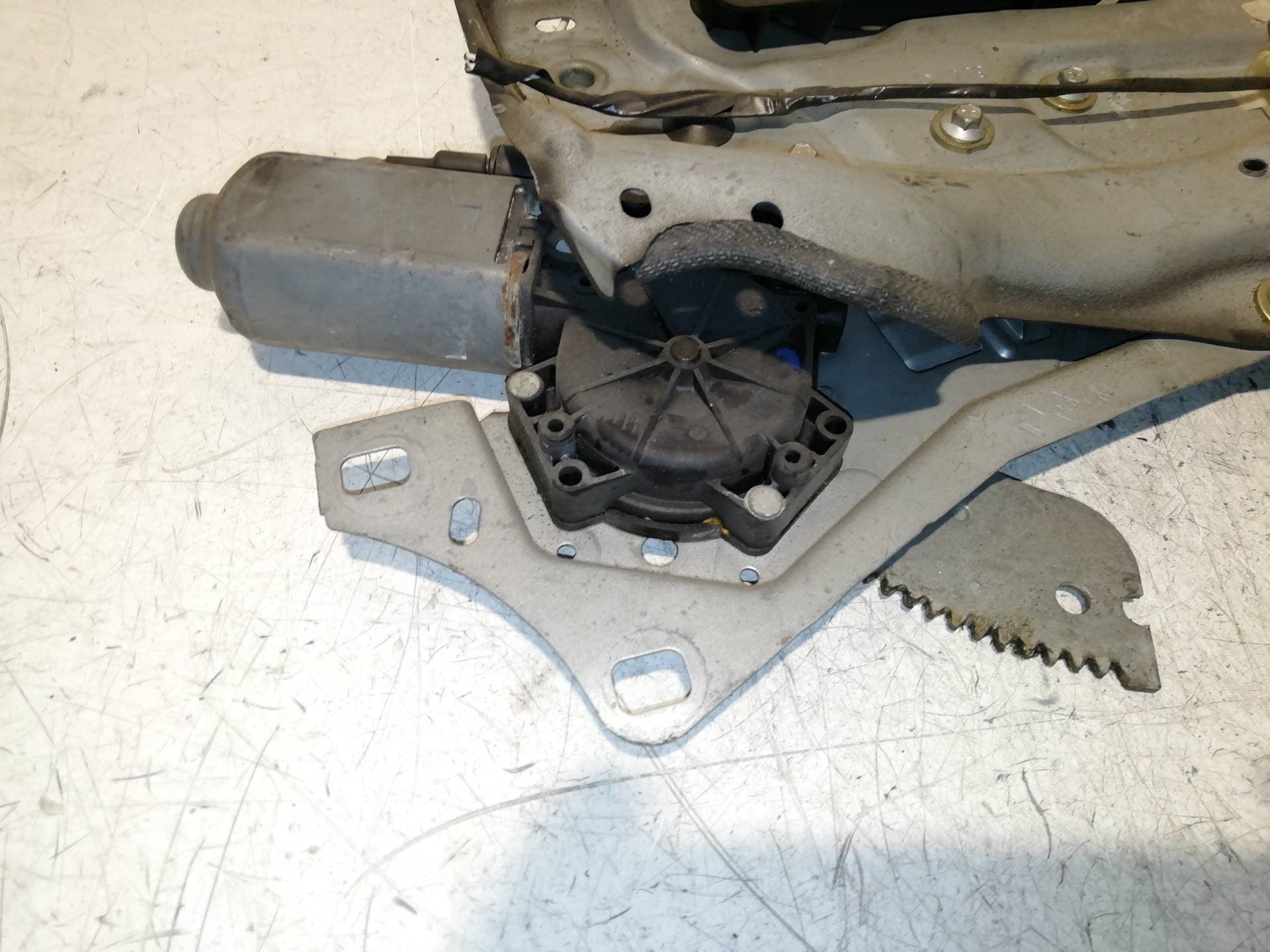 Elevalunas delantero derecho RENAULT LAGUNA (B56) 4