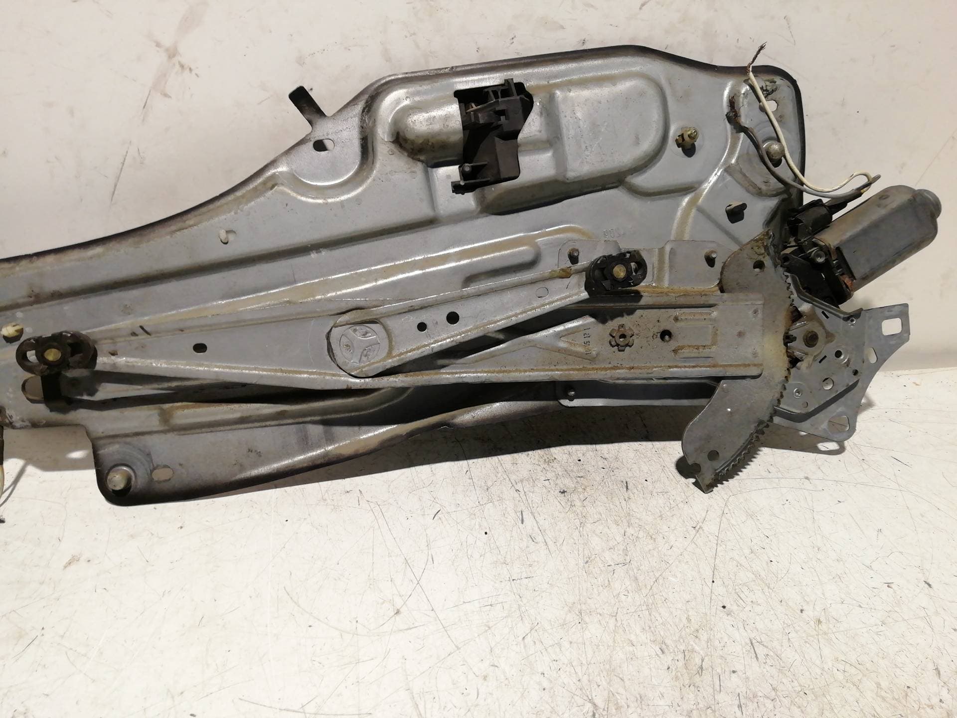 Elevalunas delantero derecho RENAULT LAGUNA (B56) 2