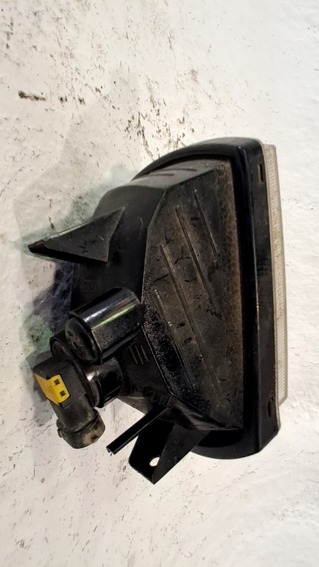 Faro antiniebla izquierdo KIA CARNIVAL / GRAND CARNIVAL III (VQ) 2
