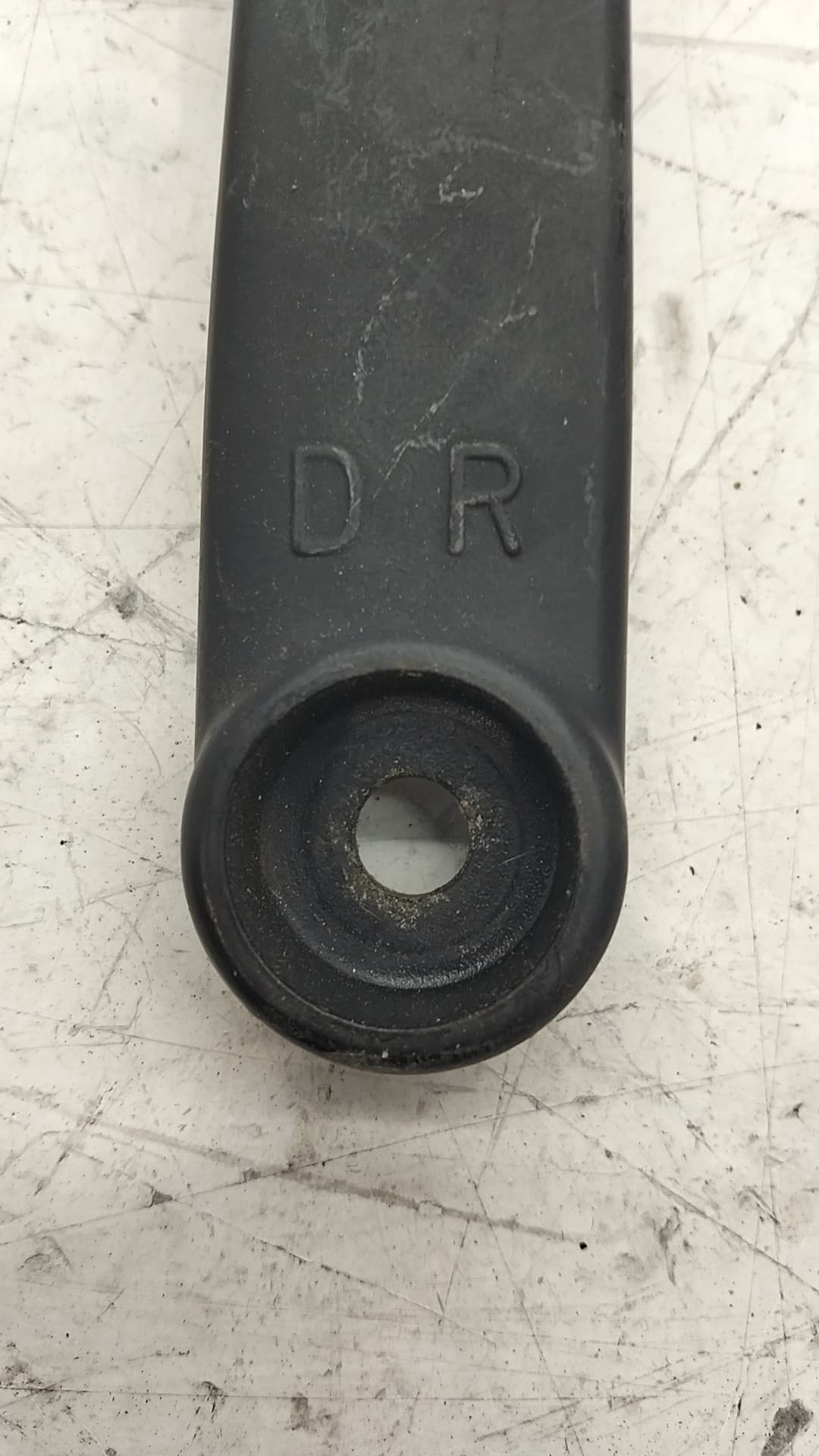 Brazo limpia delantero izquierdo HYUNDAI I30 5