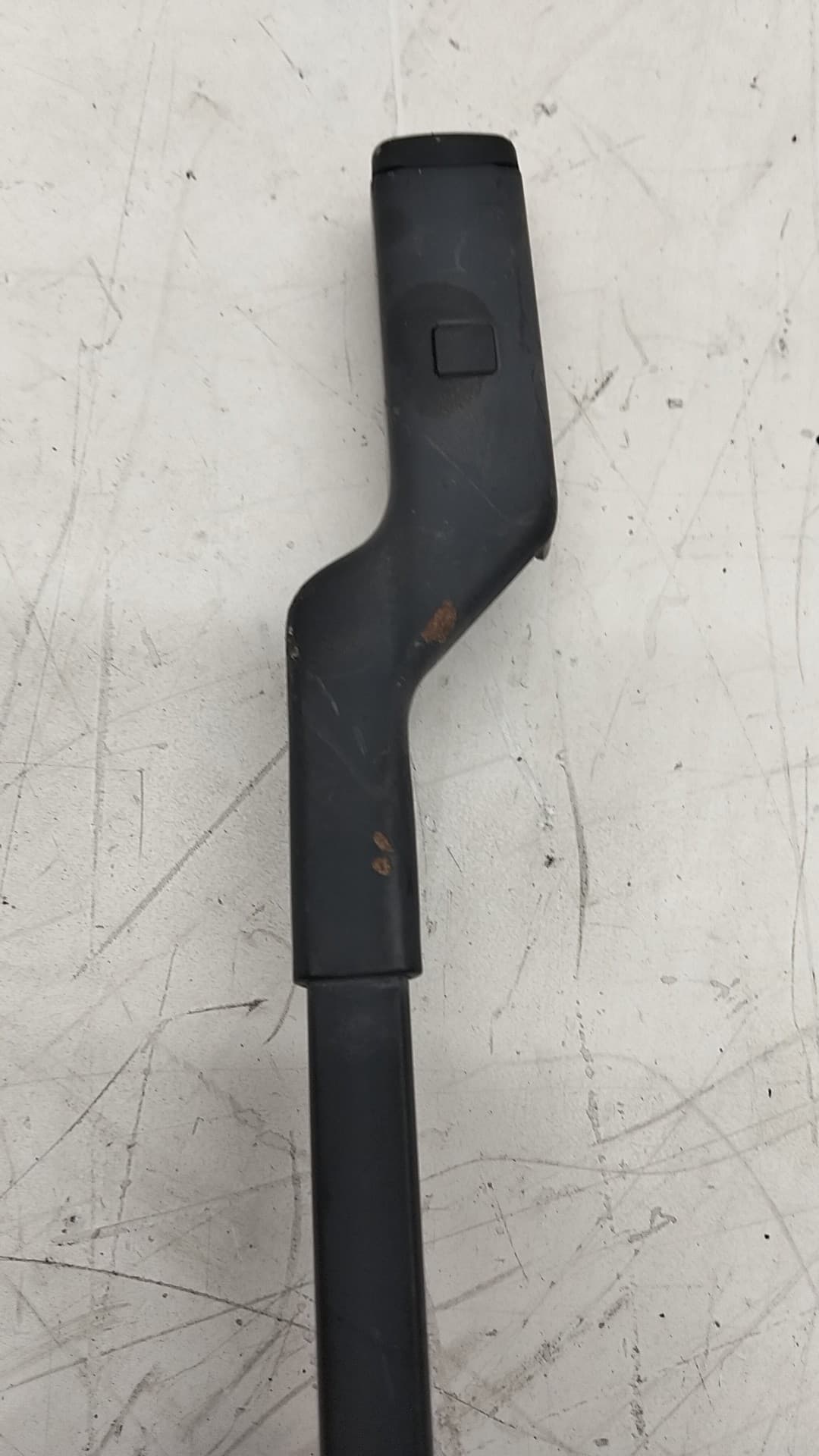 Brazo limpia delantero izquierdo HYUNDAI I30 4