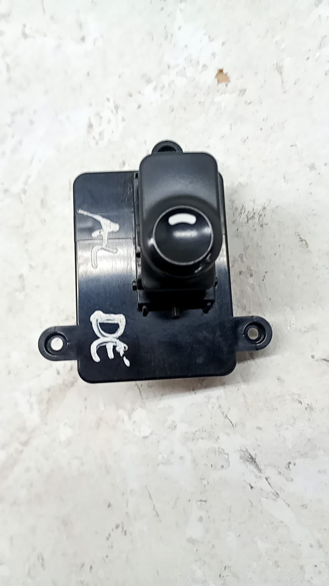 Mando elevalunas delantero derecho HYUNDAI I30