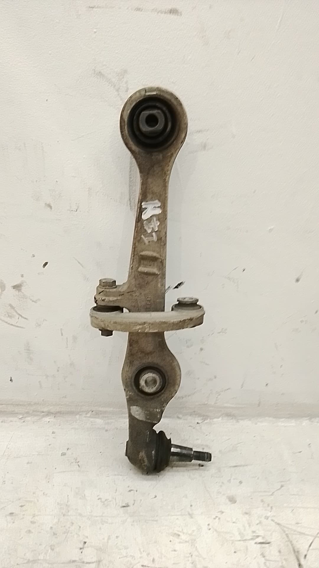 Brazo suspension inferior delantero izquierdo AUDI A4 AVANT (8E)