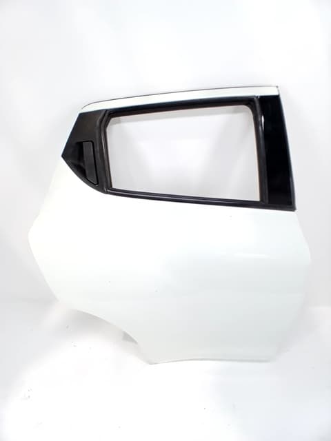 Puerta trasera derecha NISSAN JUKE (F15)