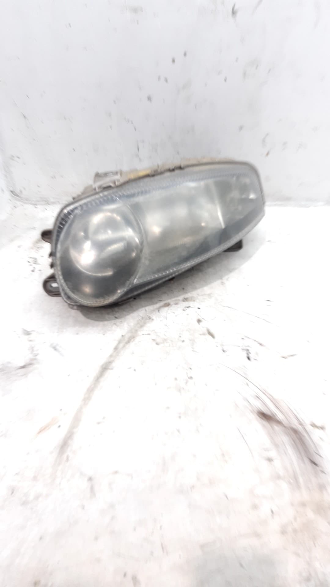 Faro izquierdo ALFA ROMEO 147 (190)