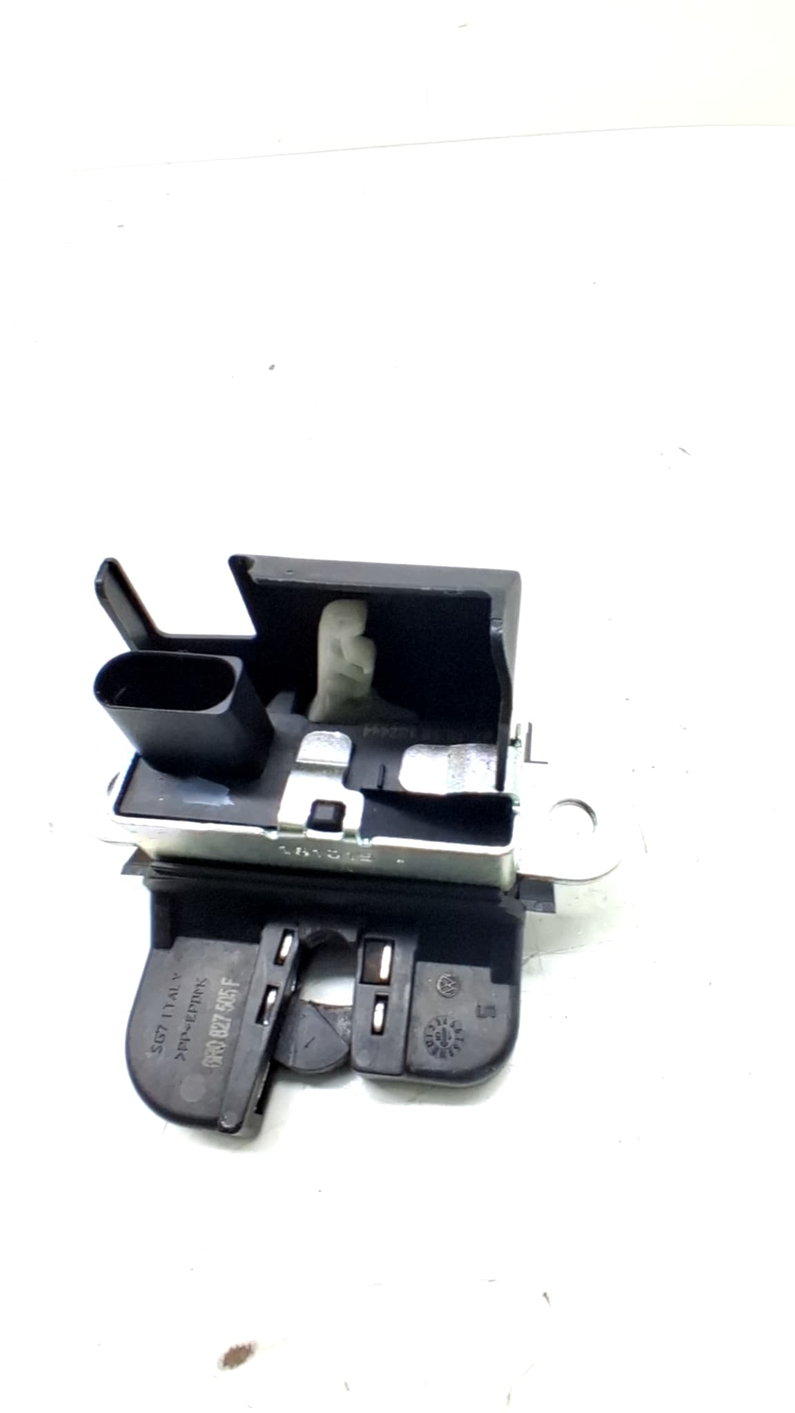 Cerradura maletero / porton VOLKSWAGEN POLO (6R1)