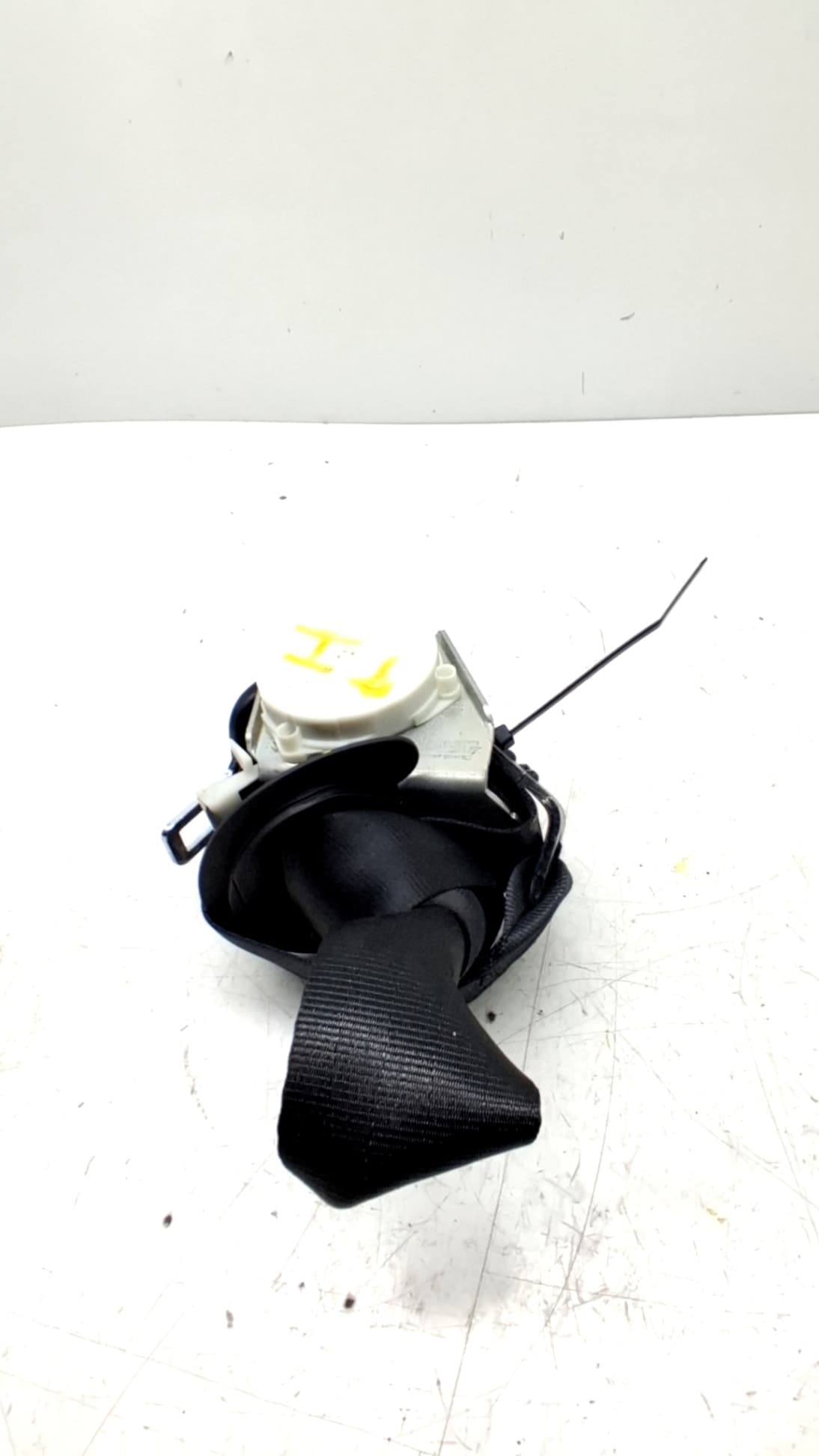 Cinturon seguridad trasero izquierdo VOLKSWAGEN POLO (6R1)