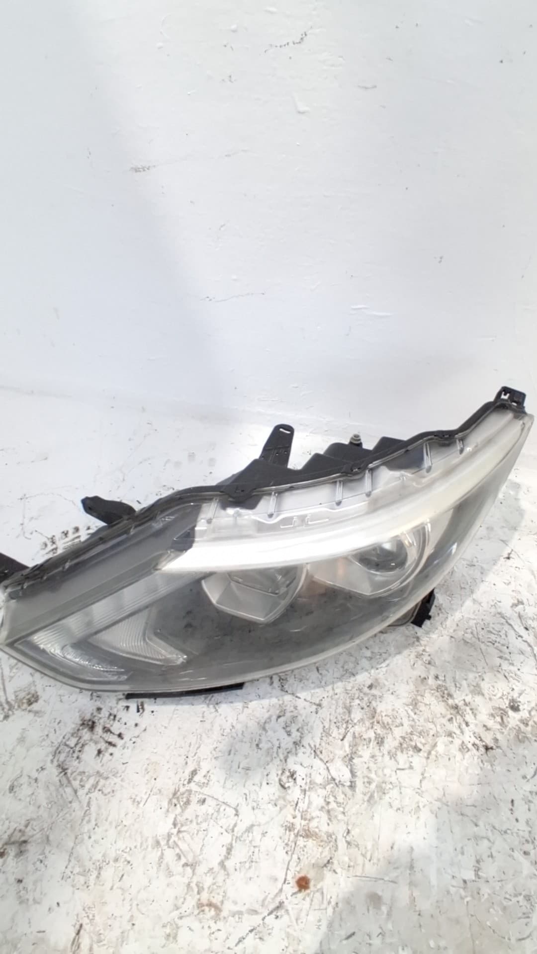 Faro izquierdo NISSAN QASHQAI (J11)