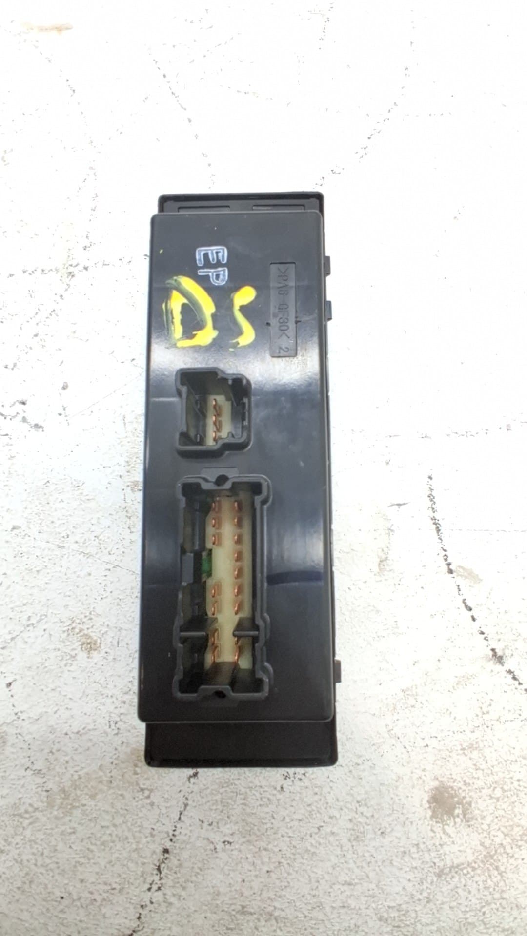 Mando elevalunas delantero izquierdo NISSAN QASHQAI (J11) 2