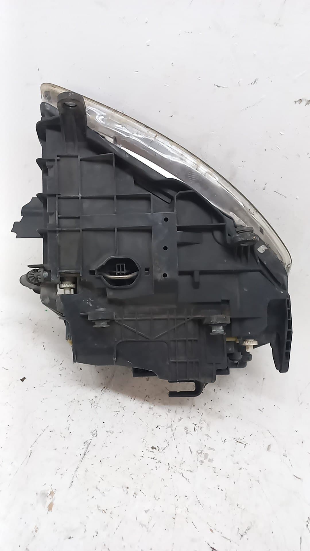 Faro izquierdo VOLKSWAGEN TOUAREG (7LA) 4