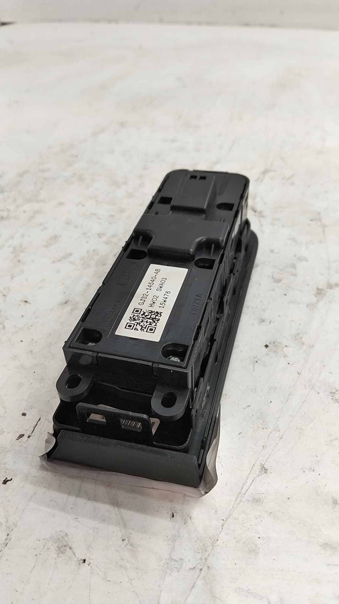 Mando elevalunas delantero izquierdo LAND ROVER RANGE ROVER EVOQUE 2