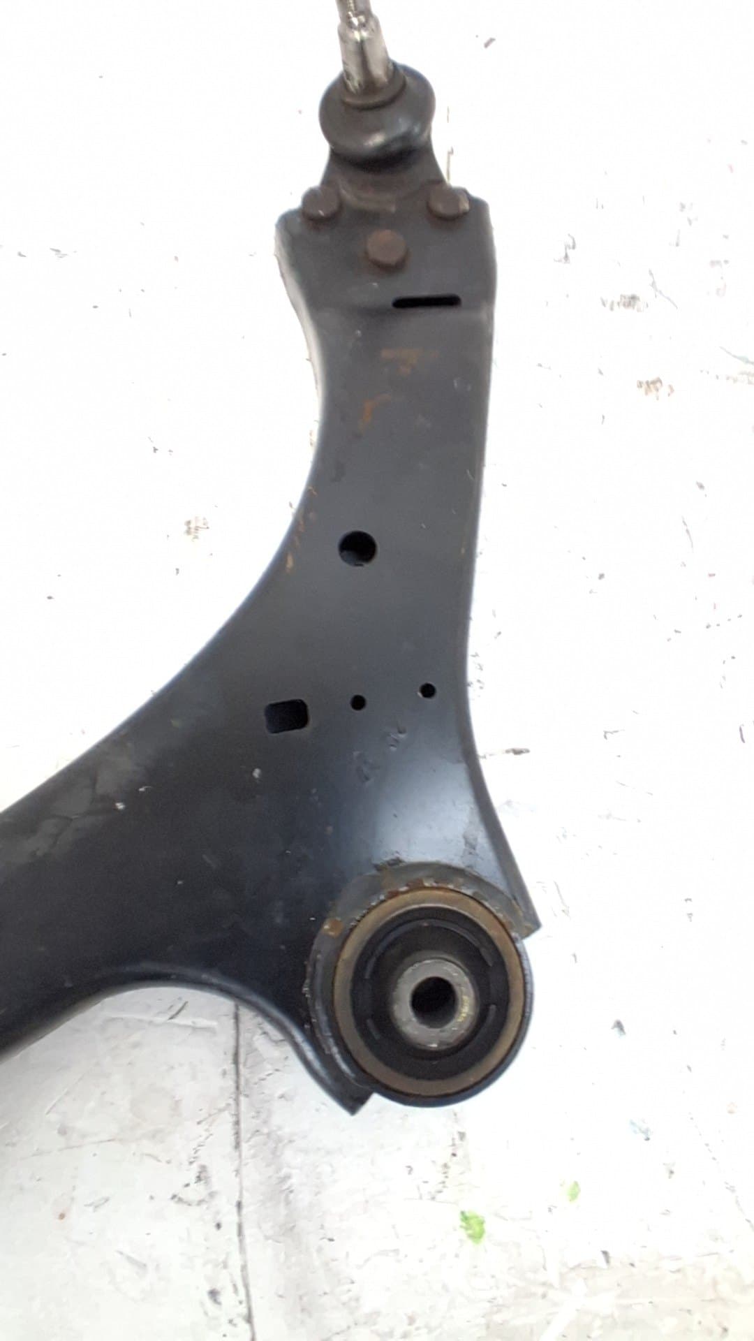 Brazo suspension inferior delantero izquierdo LAND ROVER FREELANDER 3