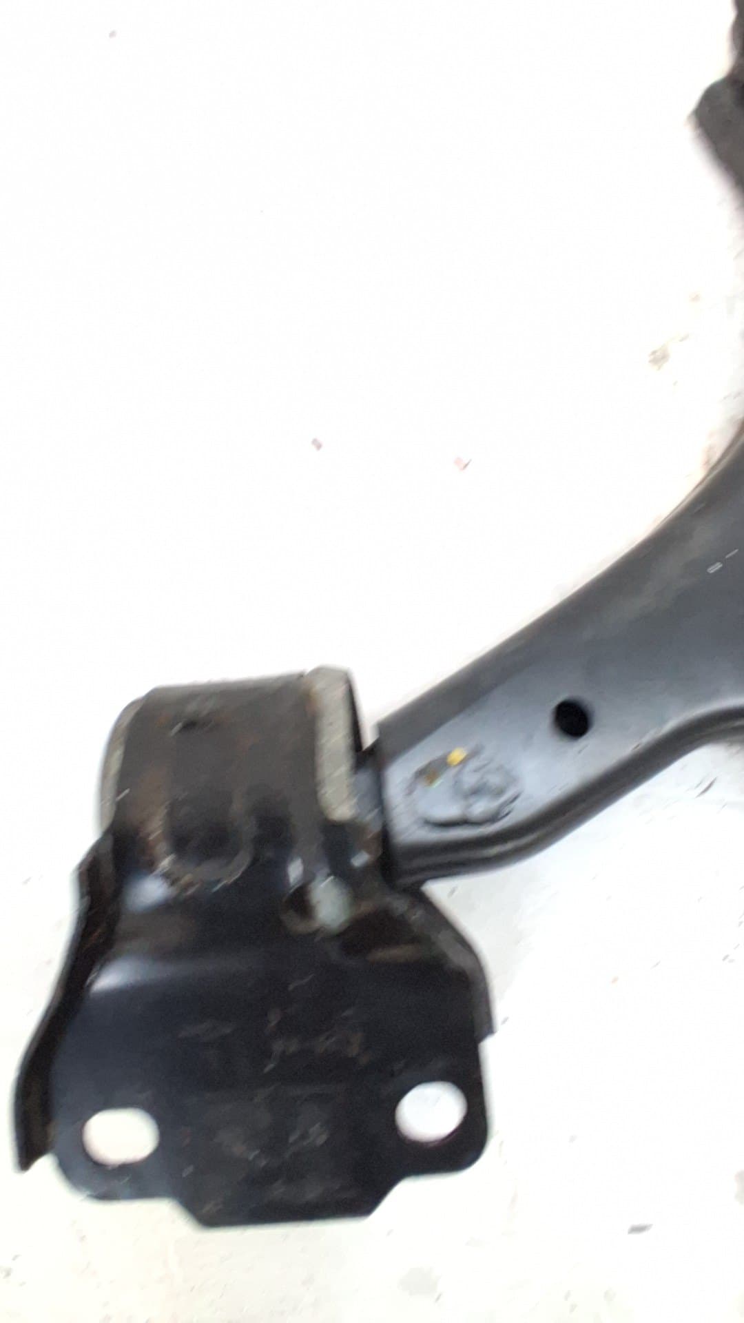 Brazo suspension inferior delantero izquierdo LAND ROVER FREELANDER 2