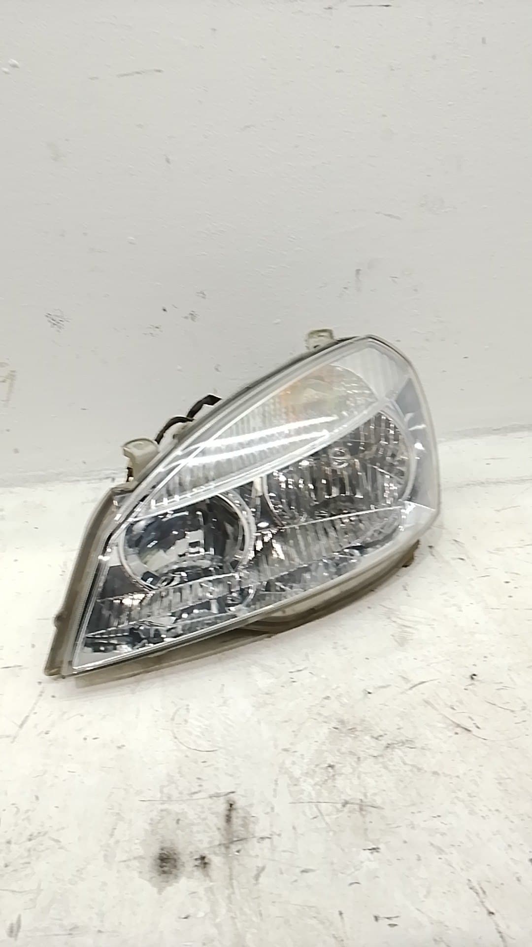 Faro izquierdo TATA INDIGO (4_V2)