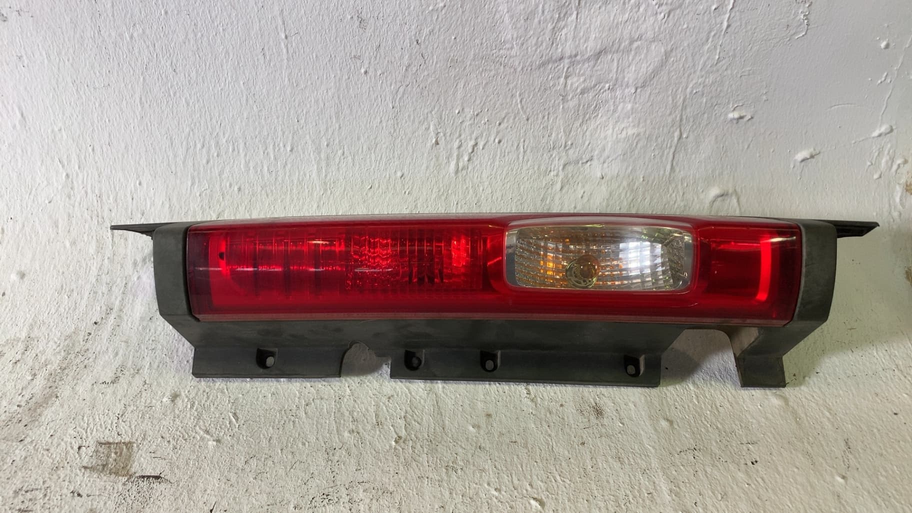 Piloto trasero derecho RENAULT TRAFIC COMBI (AB 4.01)