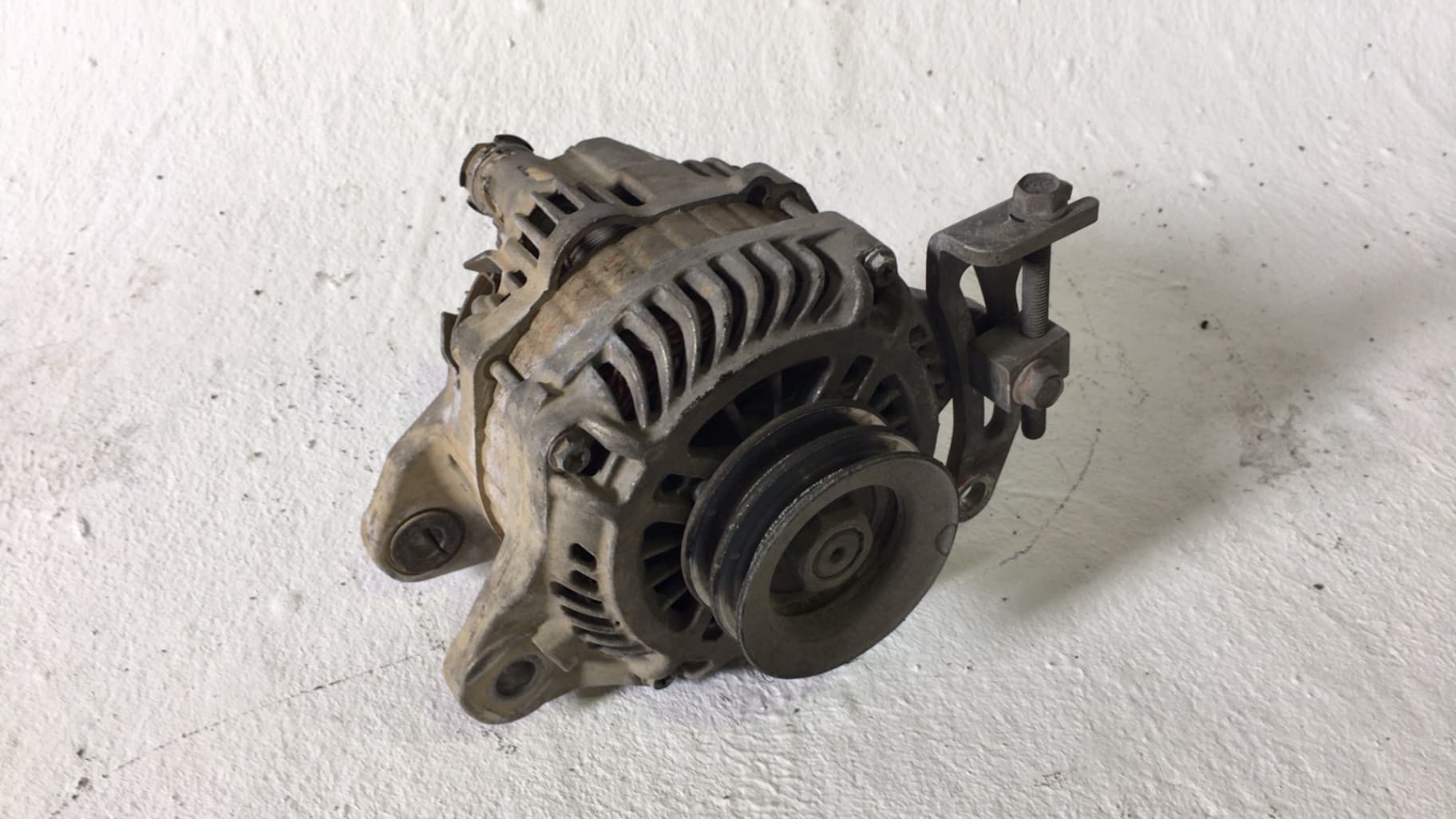 Alternador MITSUBISHI MONTERO (V80/V90)