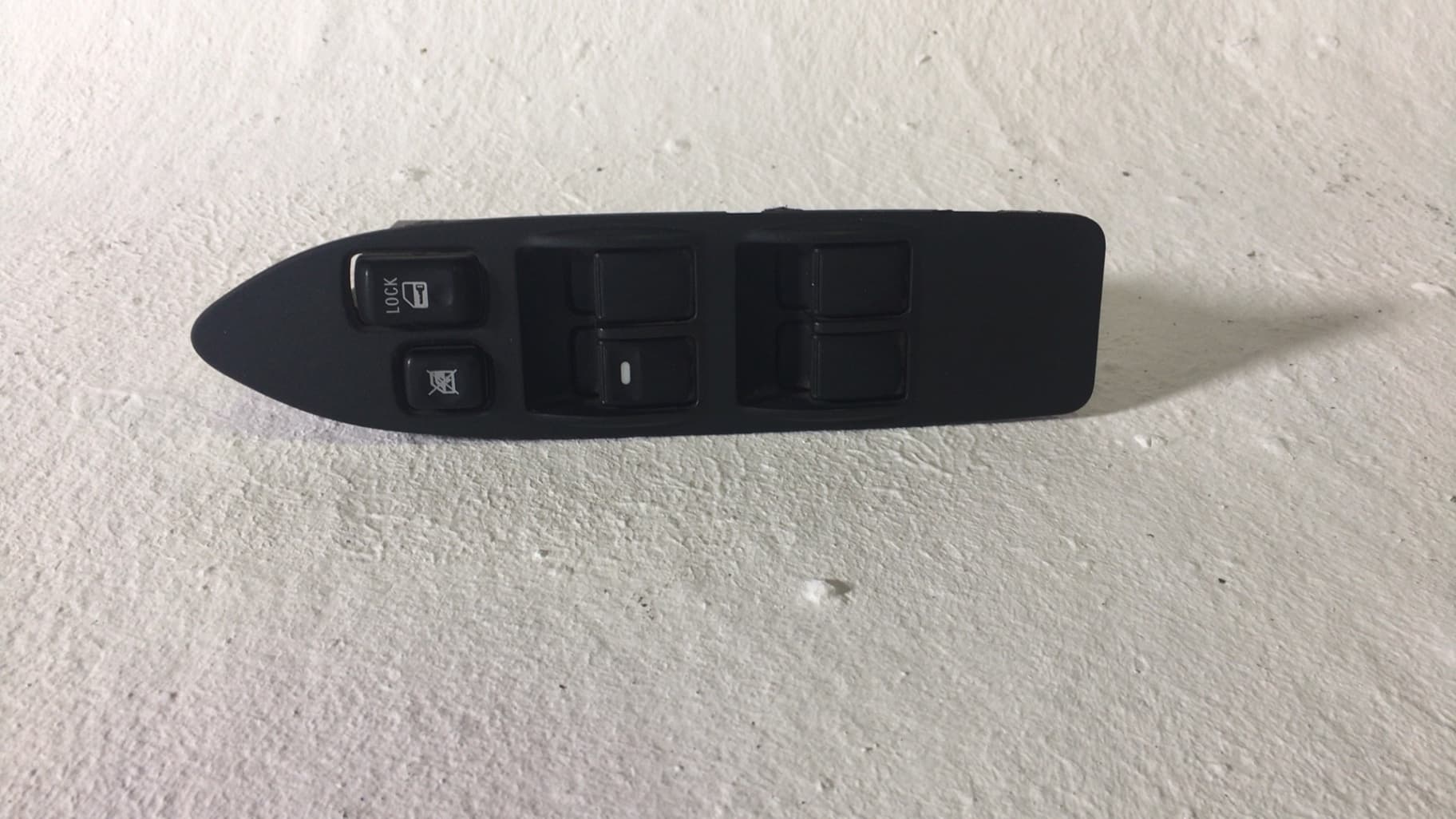 Mando elevalunas delantero izquierdo MITSUBISHI MONTERO (V80/V90)