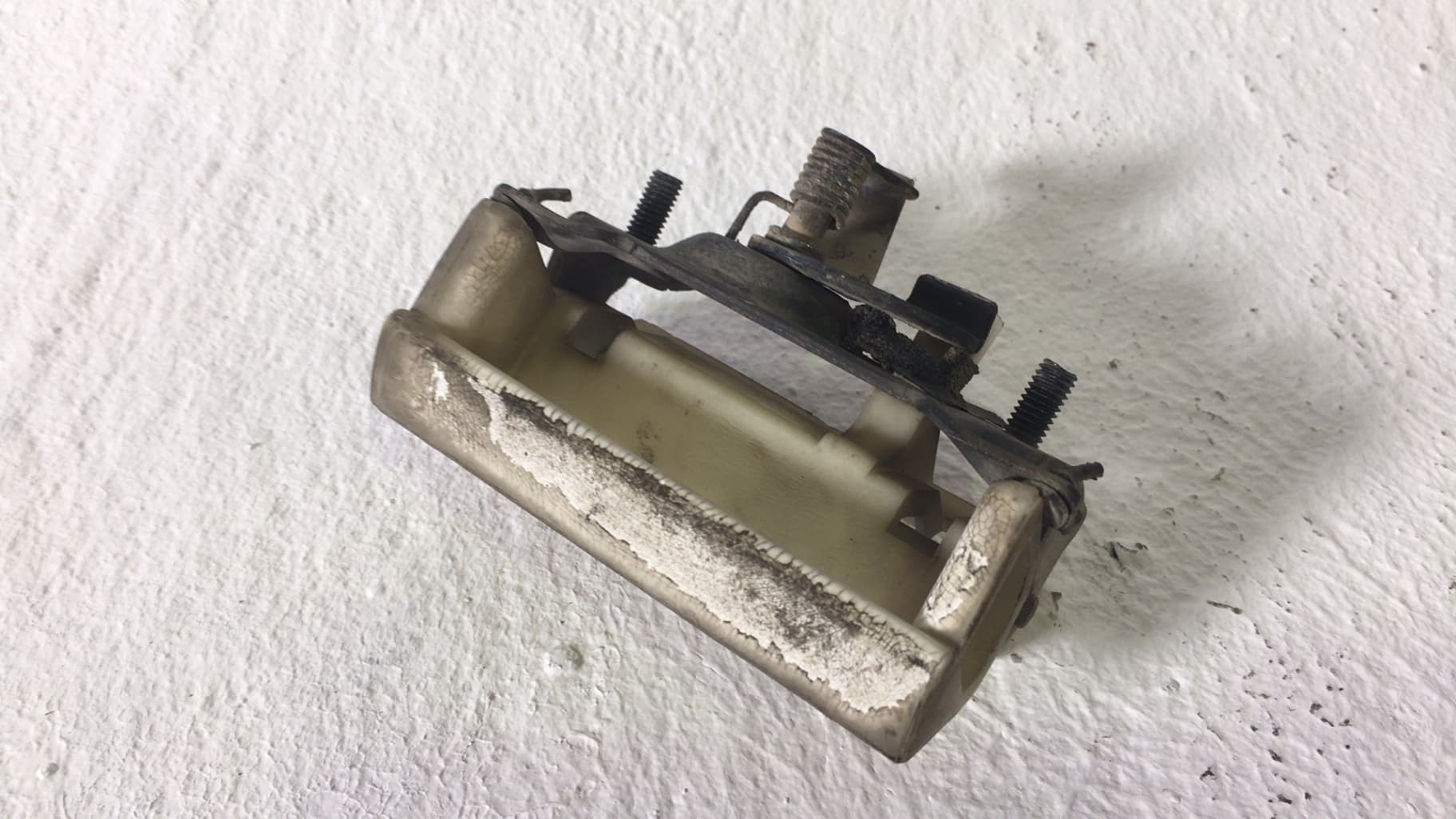 Maneta exterior porton MITSUBISHI MONTERO (V80/V90)