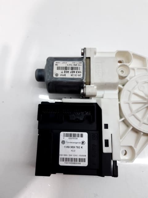 Motor elevalunas delantero derecho VOLKSWAGEN GOLF V BERLINA (1K1) 2