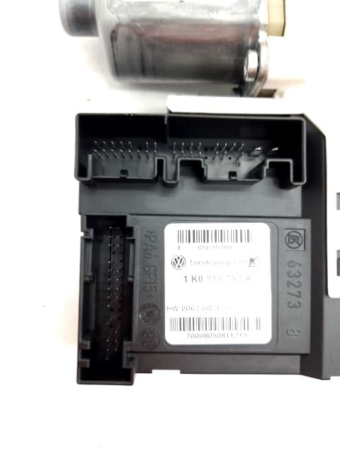 Motor elevalunas delantero izquierdo VOLKSWAGEN GOLF V BERLINA (1K1) 2