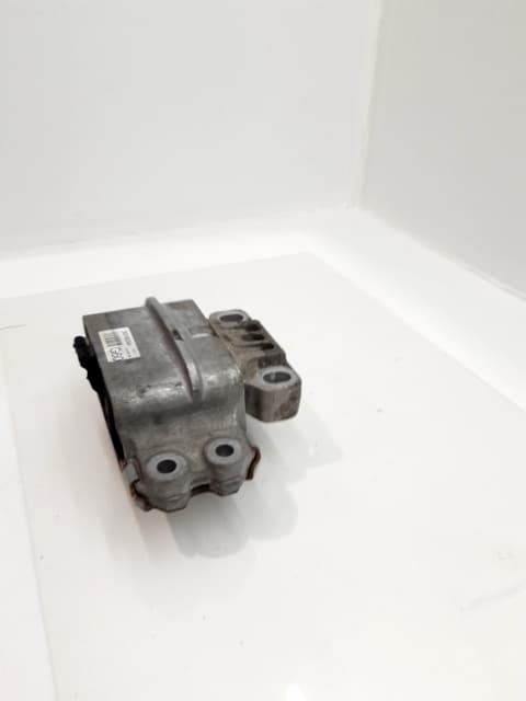 Soporte motor izquierdo VOLKSWAGEN GOLF V BERLINA (1K1) 2