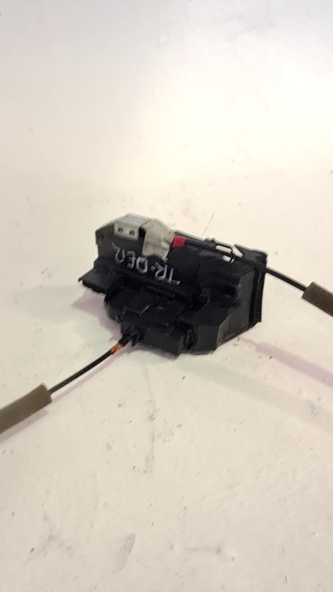 Cerradura puerta trasera derecha RENAULT KADJAR 2