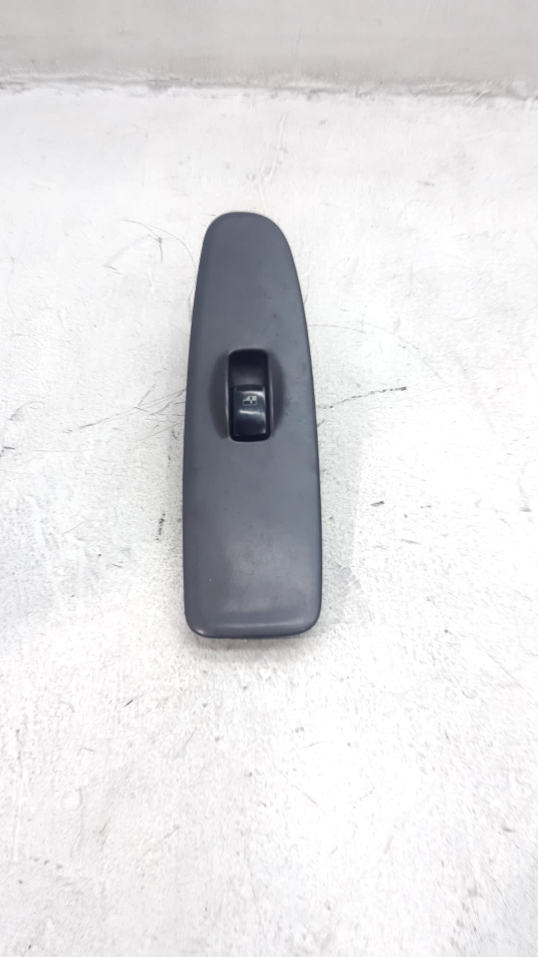 Mando elevalunas delantero derecho HYUNDAI ELANTRA (XD)