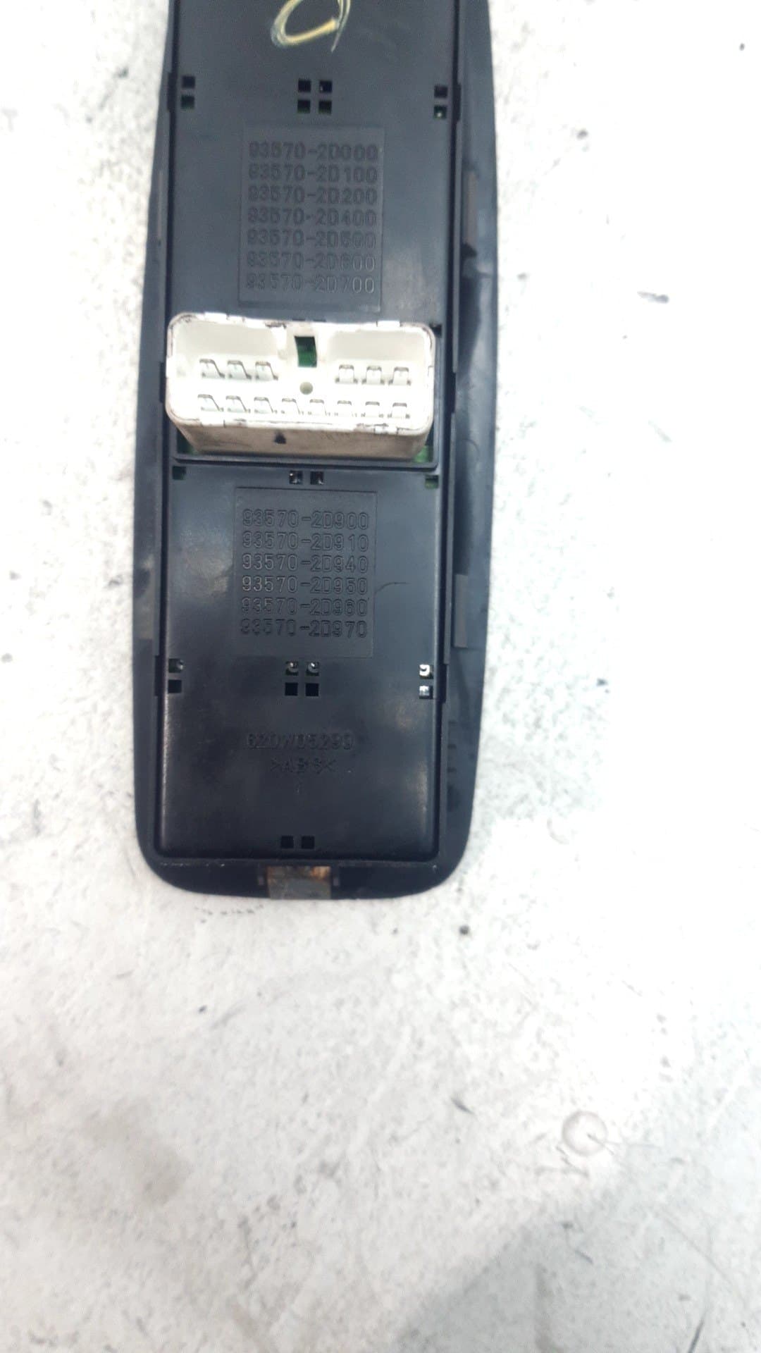 Mando elevalunas delantero izquierdo HYUNDAI ELANTRA (XD) 3