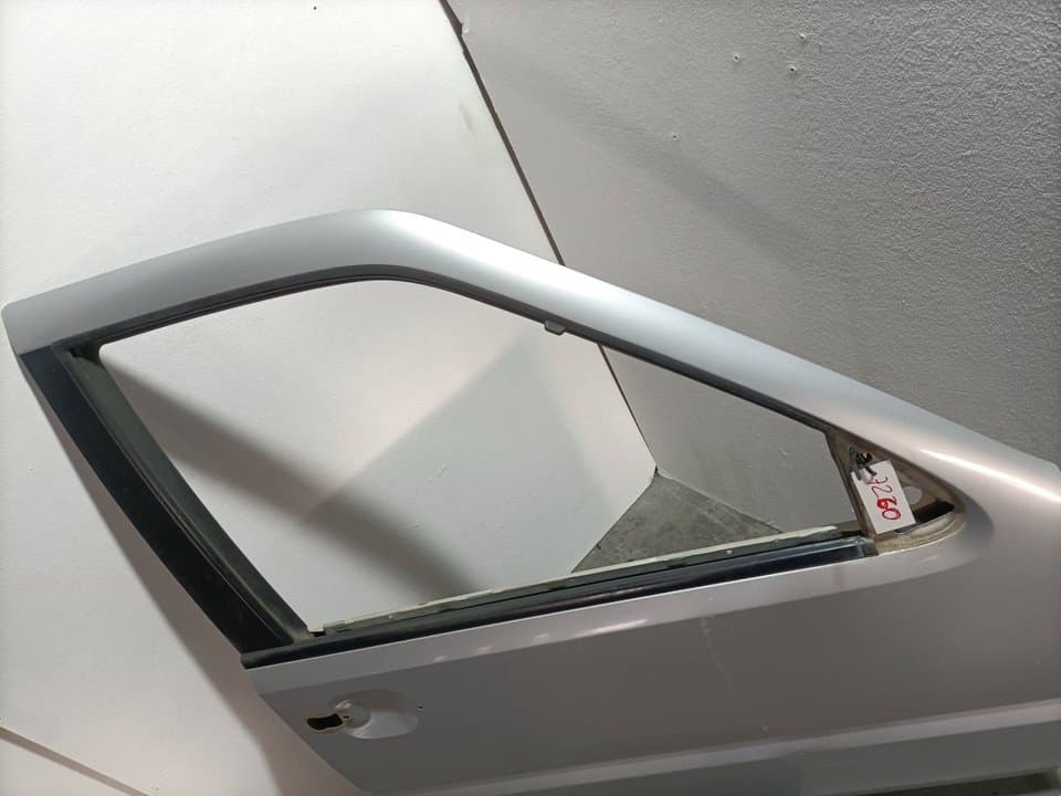 Puerta delantera derecha NISSAN TERRANO/TERRANO.II (R20) 5