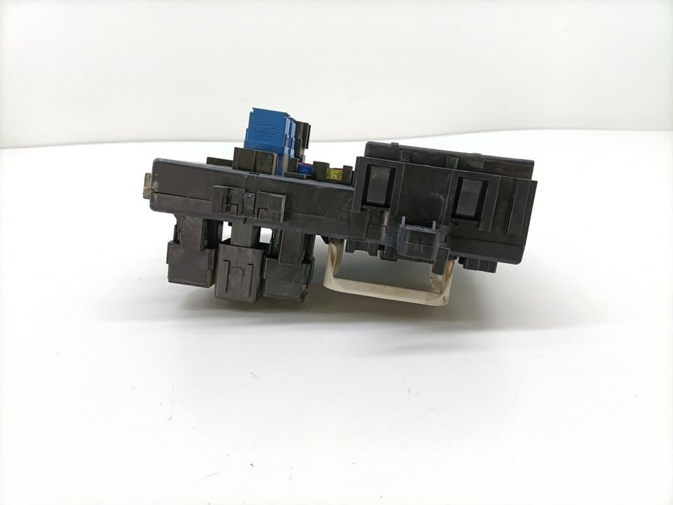 Caja reles / fusibles NISSAN TERRANO/TERRANO.II (R20) 2