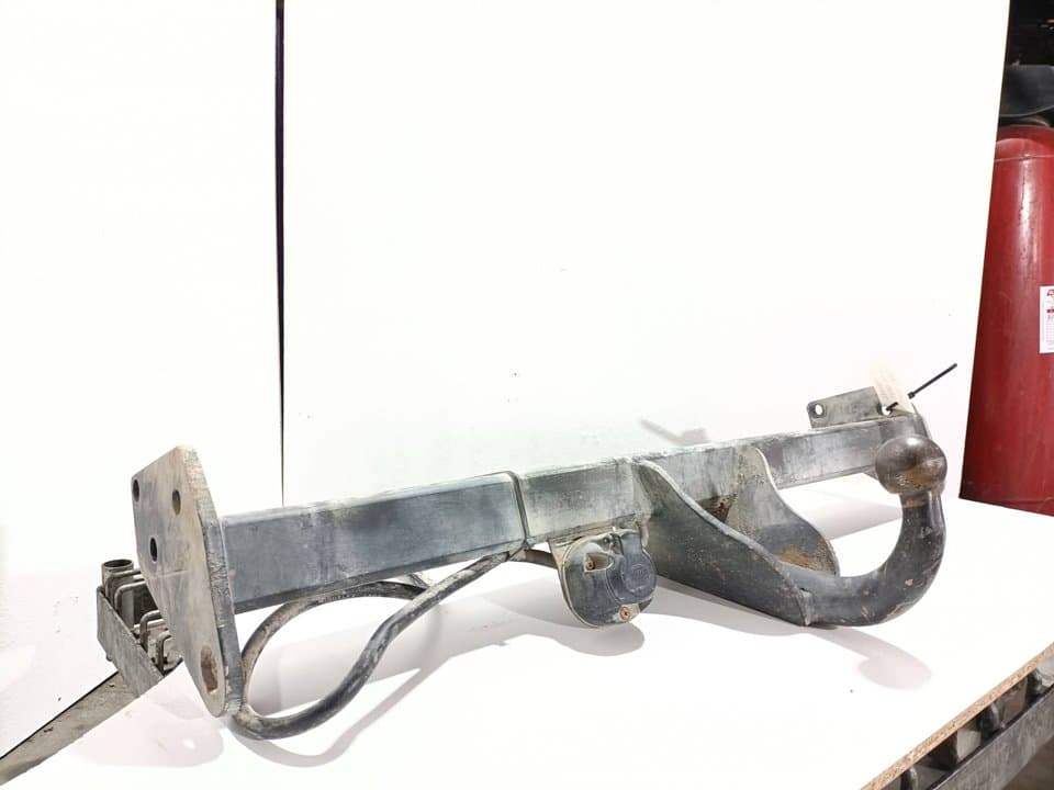 Enganche remolque NISSAN TERRANO/TERRANO.II (R20) 4