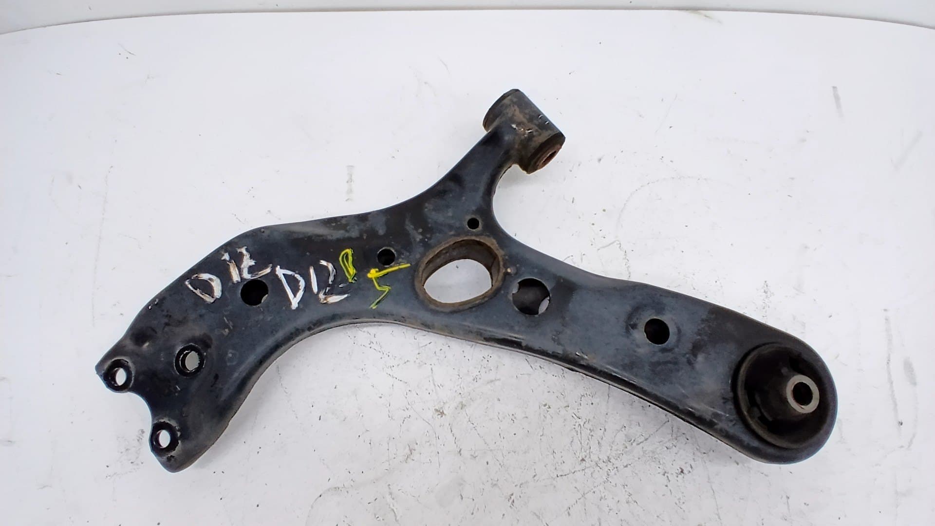 Brazo suspension inferior delantero izquierdo TOYOTA RAV 4