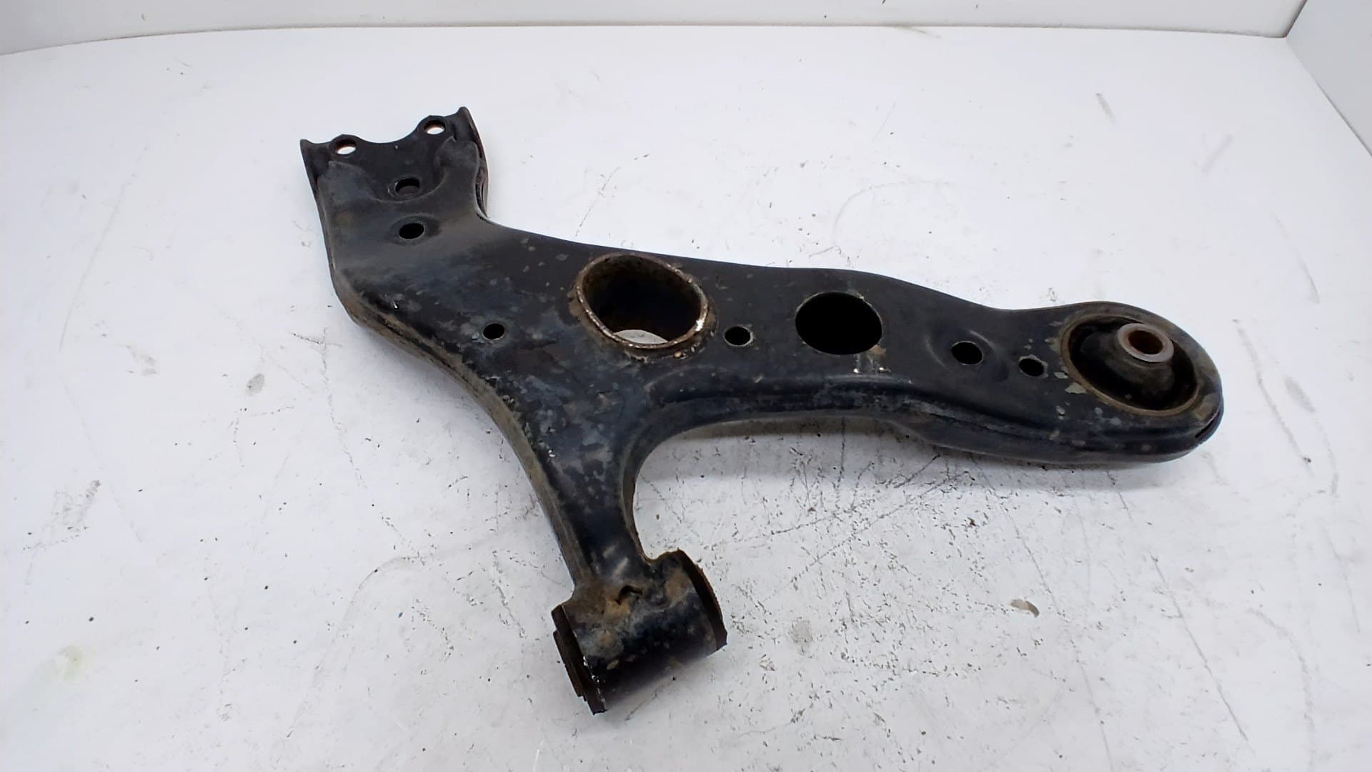 Brazo suspension inferior delantero izquierdo TOYOTA RAV 4 3