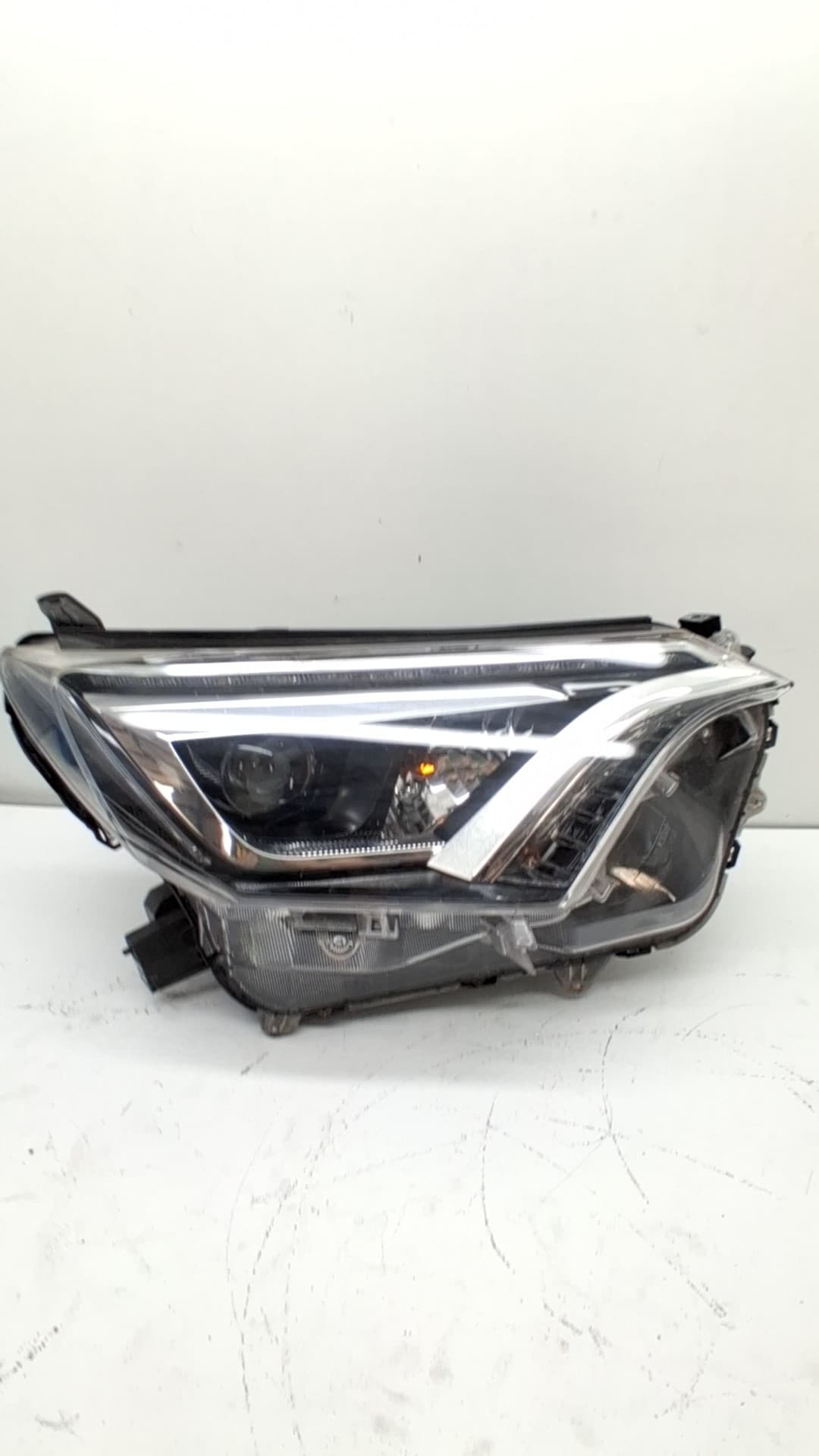 Faro derecho TOYOTA RAV 4