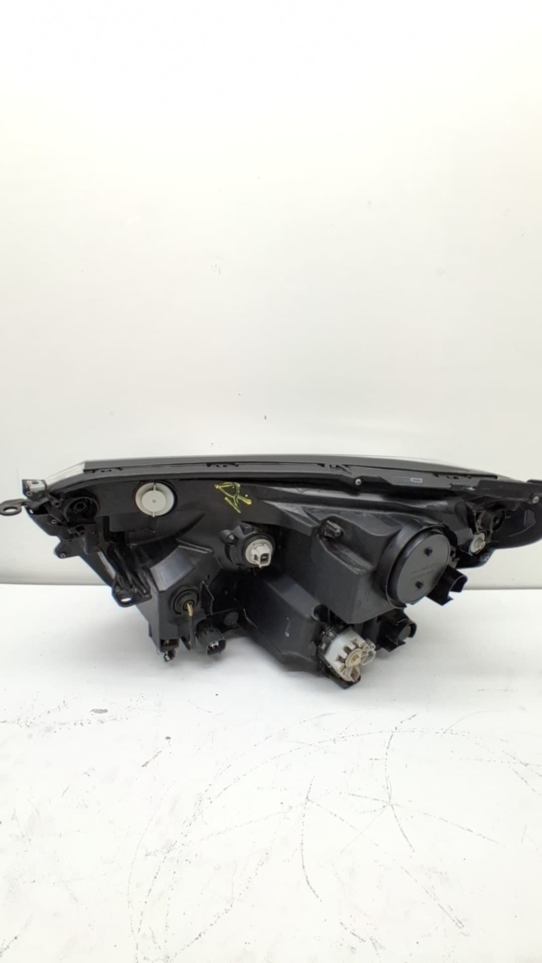Faro derecho TOYOTA RAV 4 3