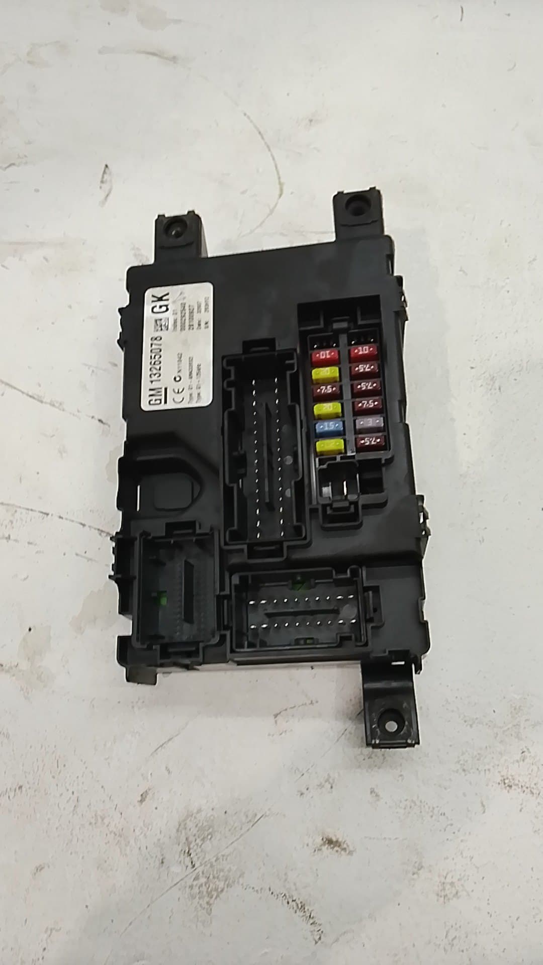 Caja fusibles OPEL CORSA D