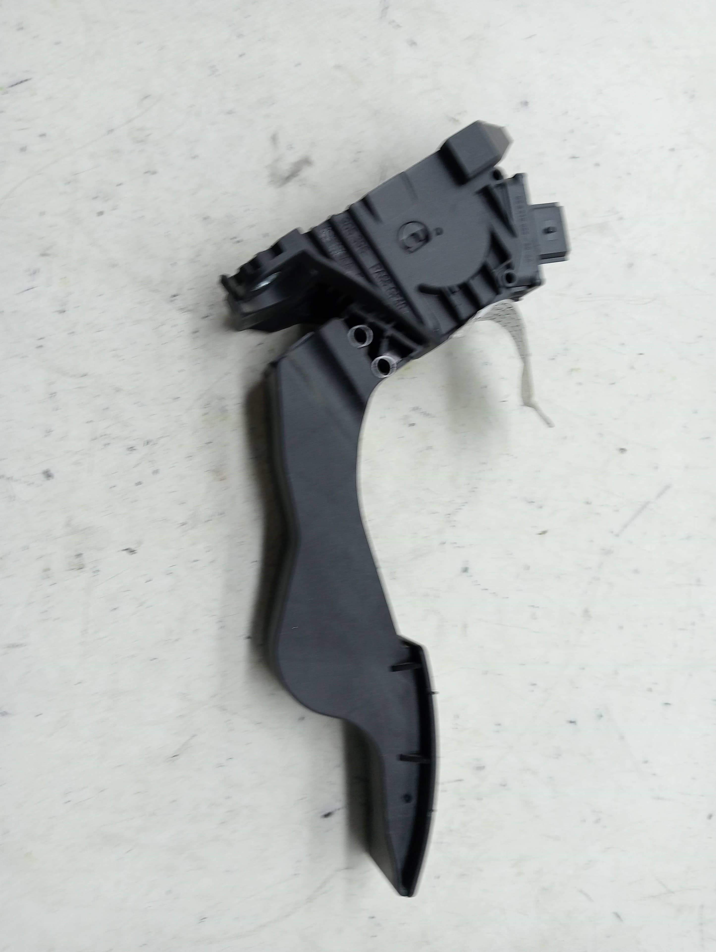 Pedal acelerador FORD FOCUS