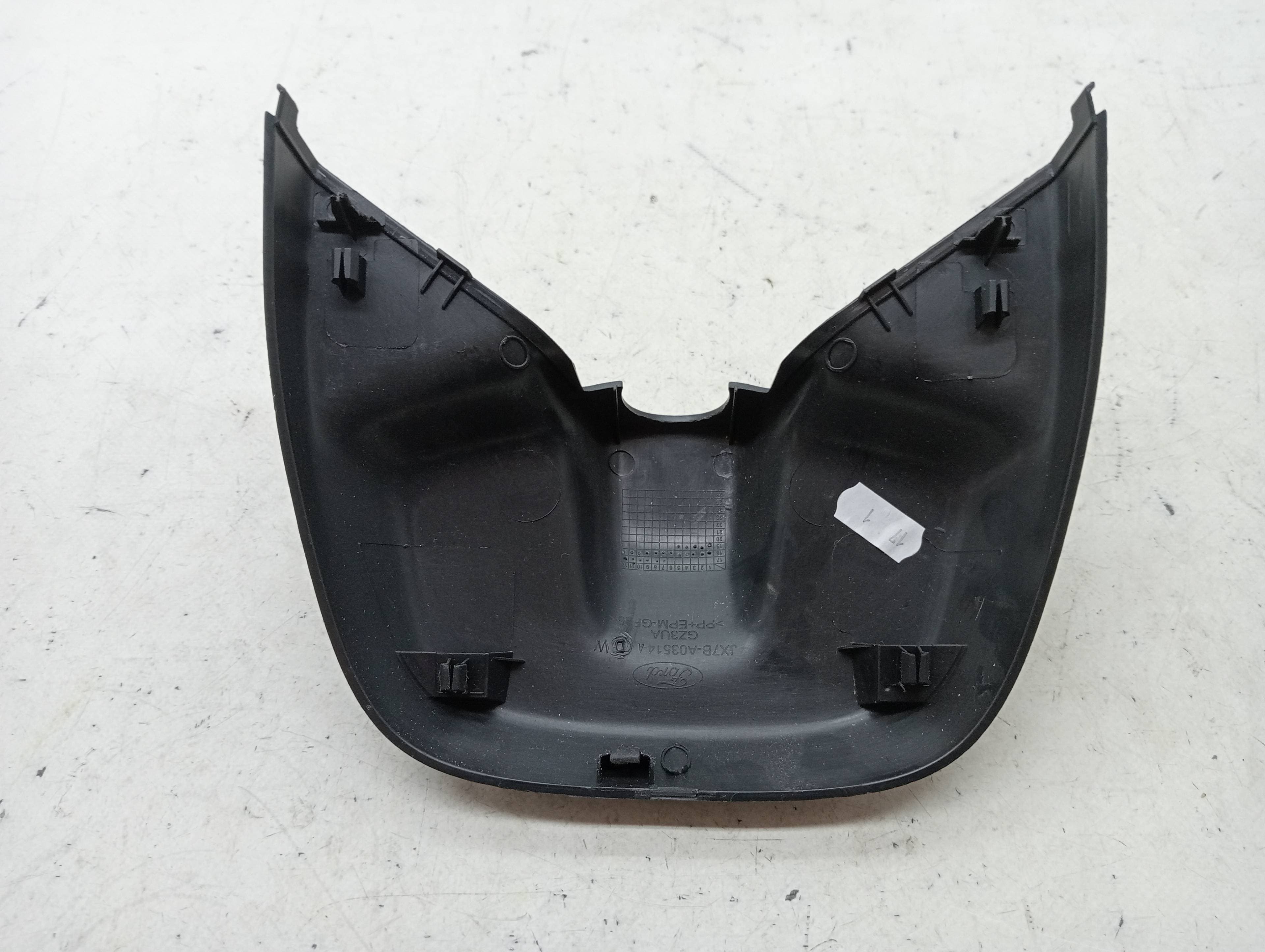 Plastico FORD FOCUS 2