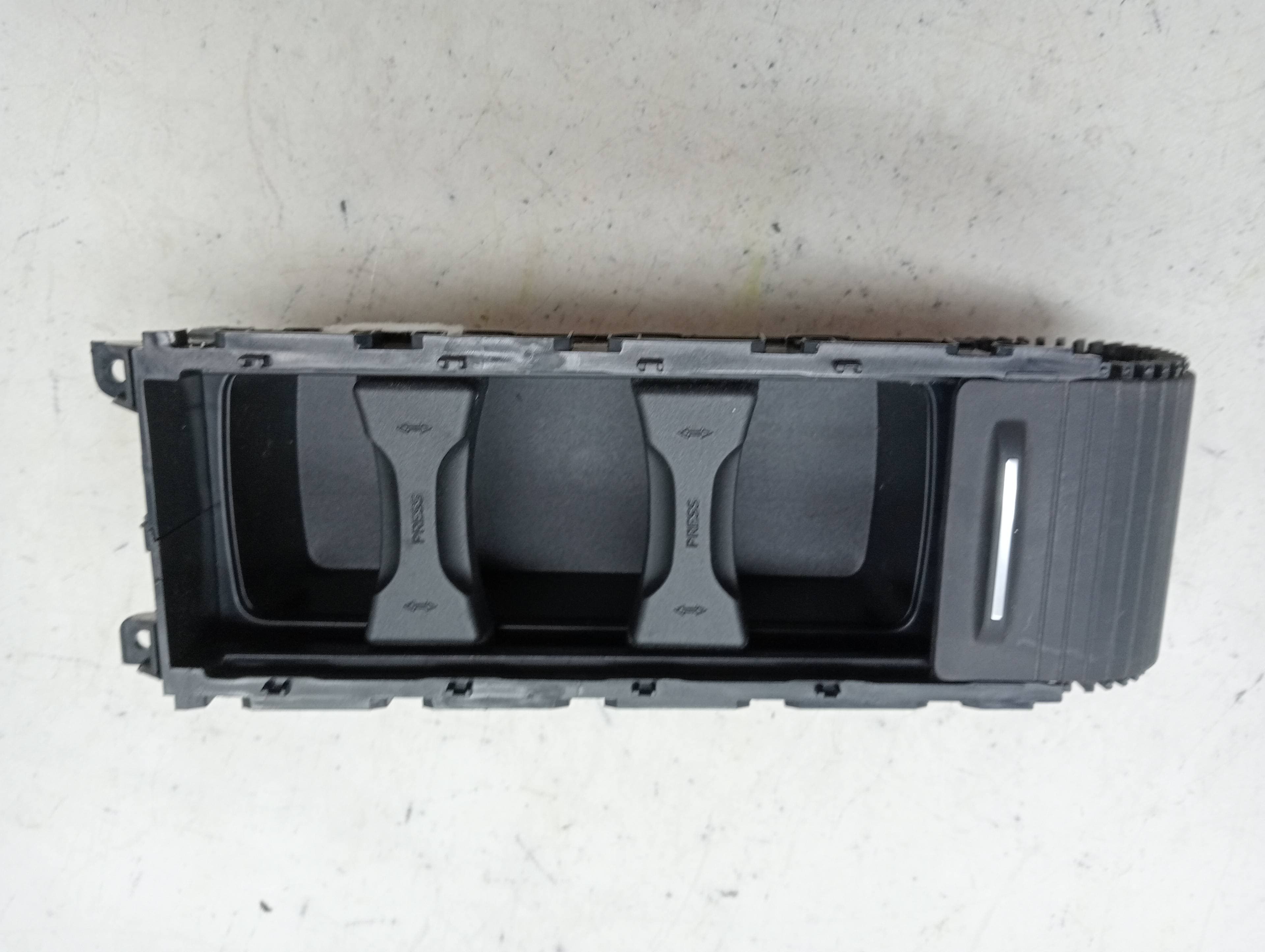 Plastico FORD FOCUS 3
