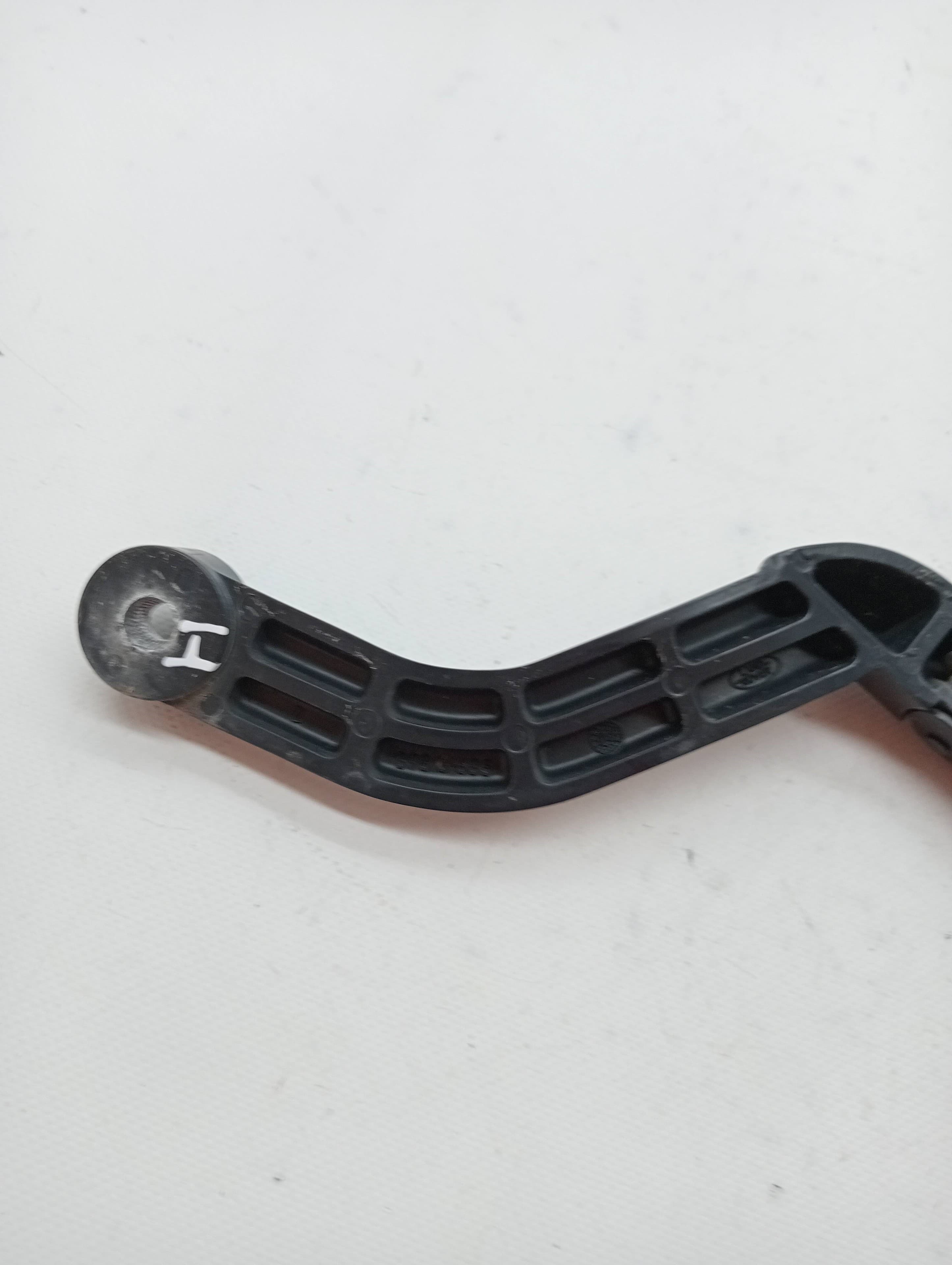 Brazo limpia delantero izquierdo LAND ROVER RANGE ROVER SPORT 3